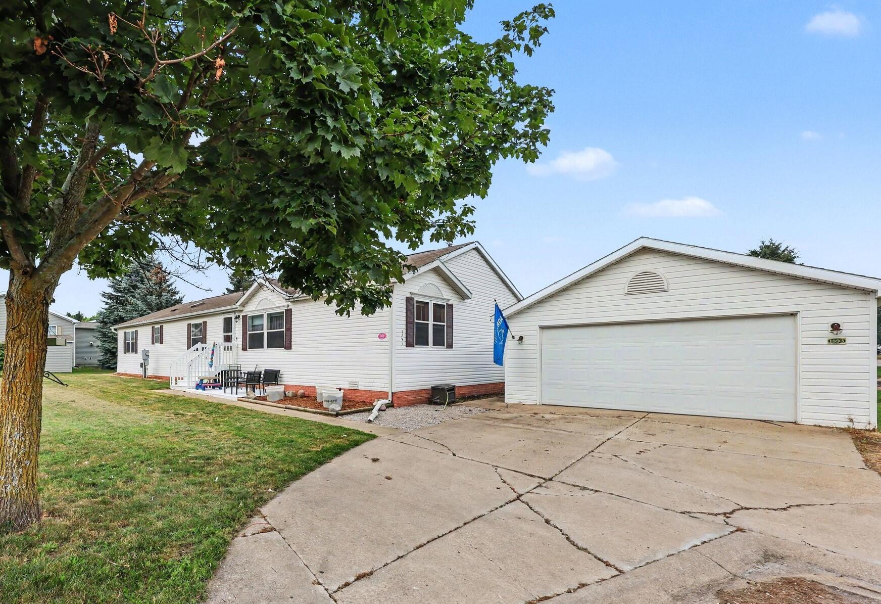 1893 Lanark Court Property Photo 1