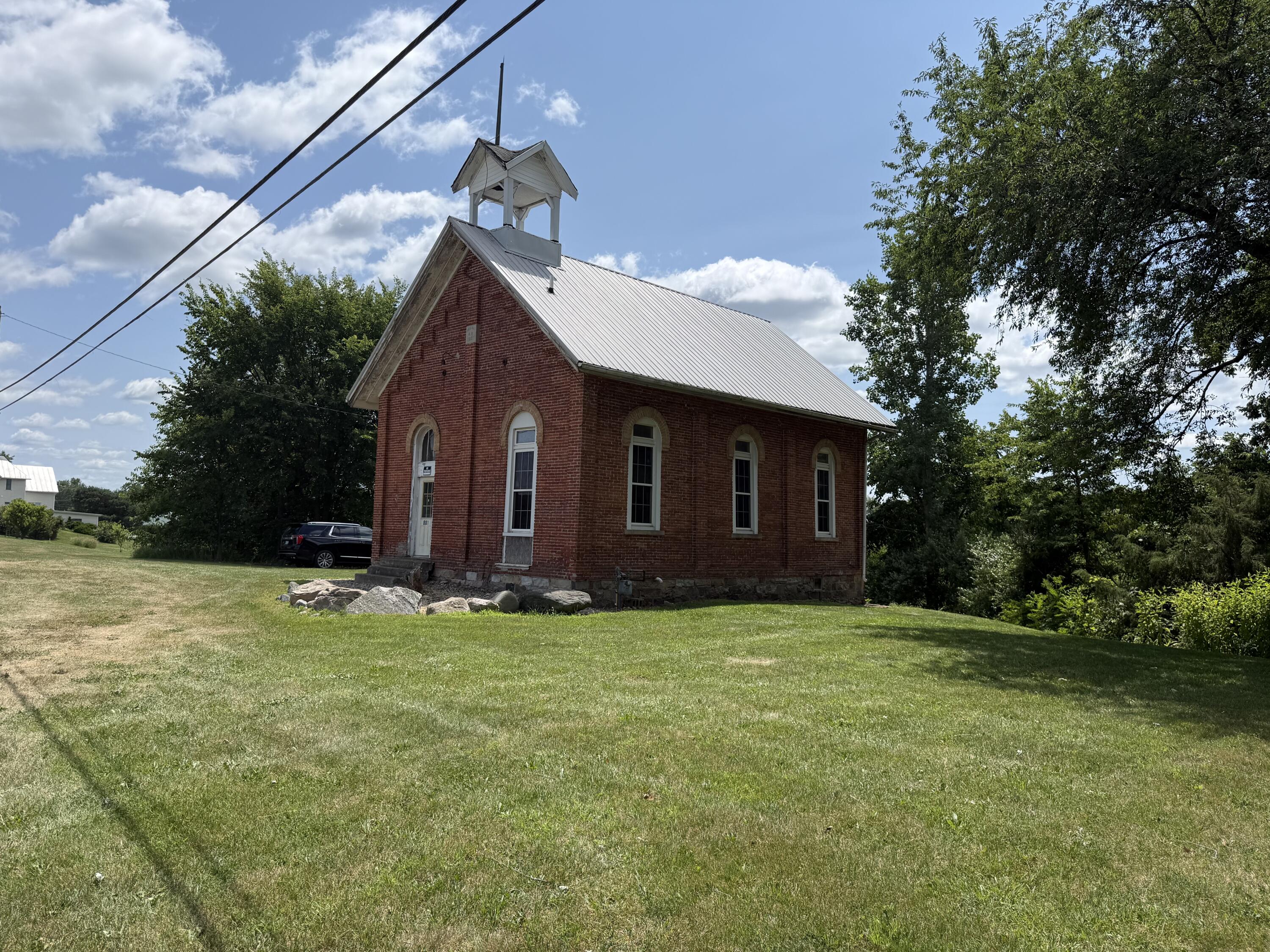 801 E Chicago Road