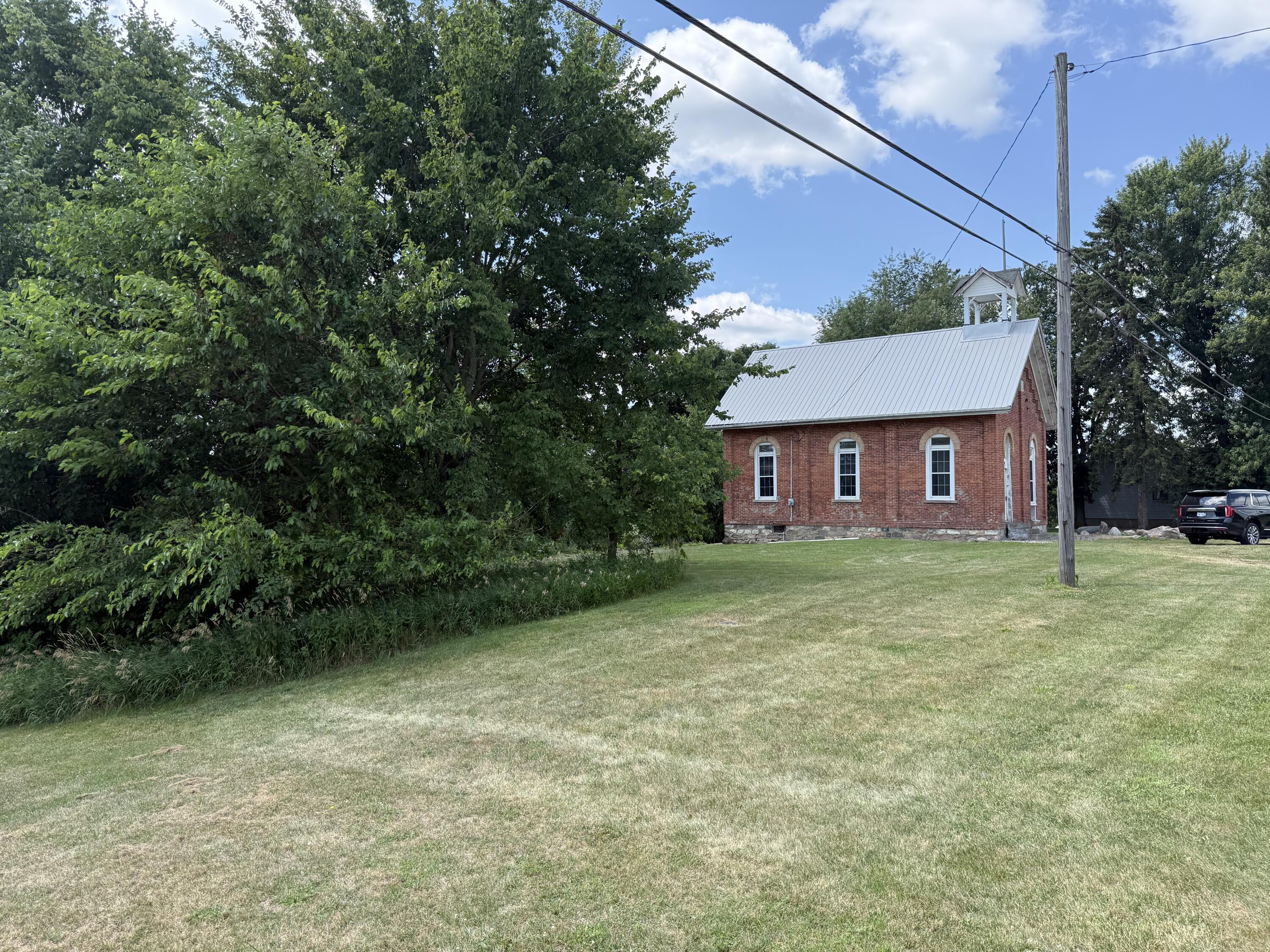 801 E Chicago Road Property Photo 6
