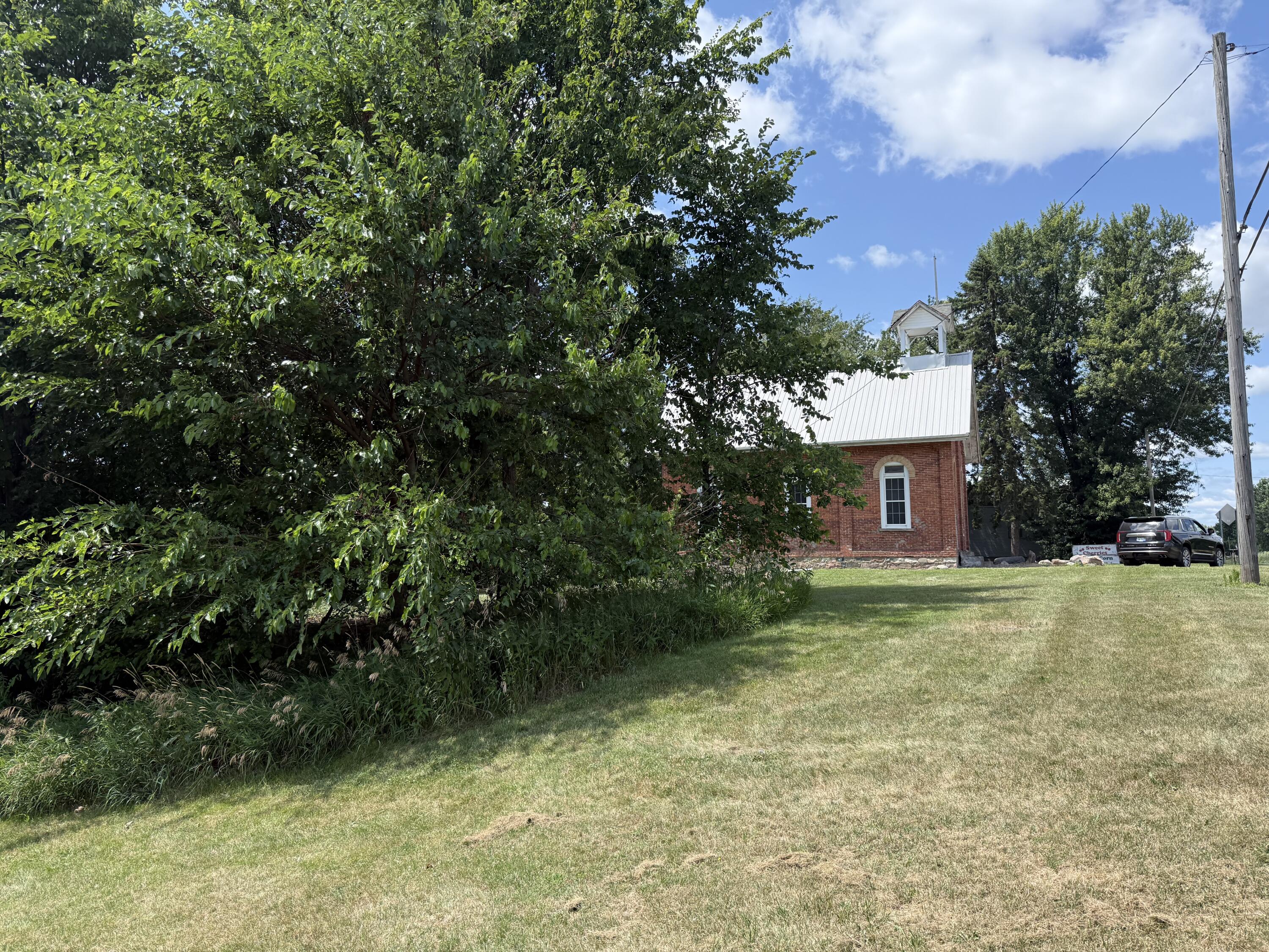 801 E Chicago Road Property Photo 11