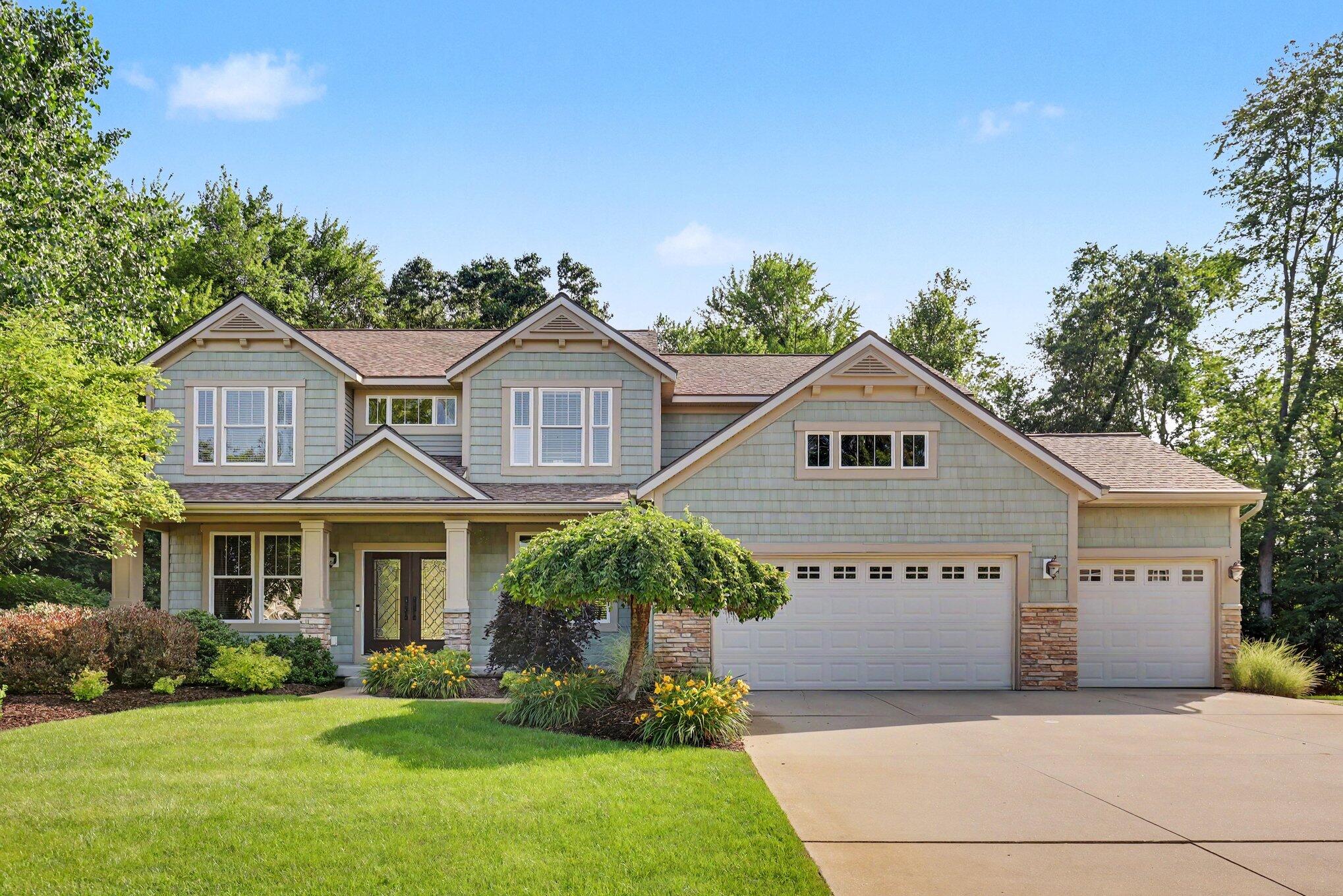 7342 Silver Meadow Drive Ne Property Photo 1