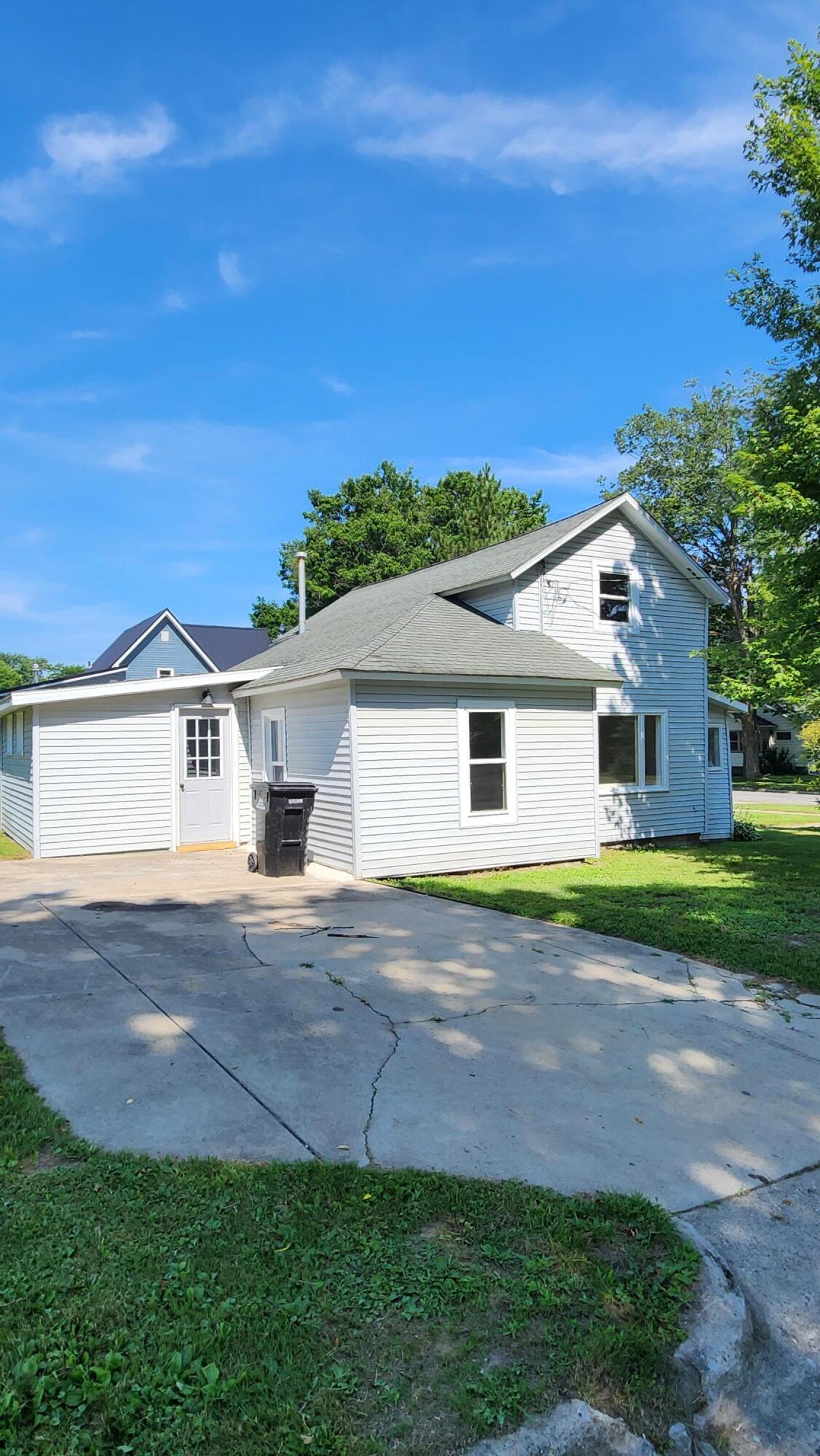 436 E Marshall Street Property Photo 1