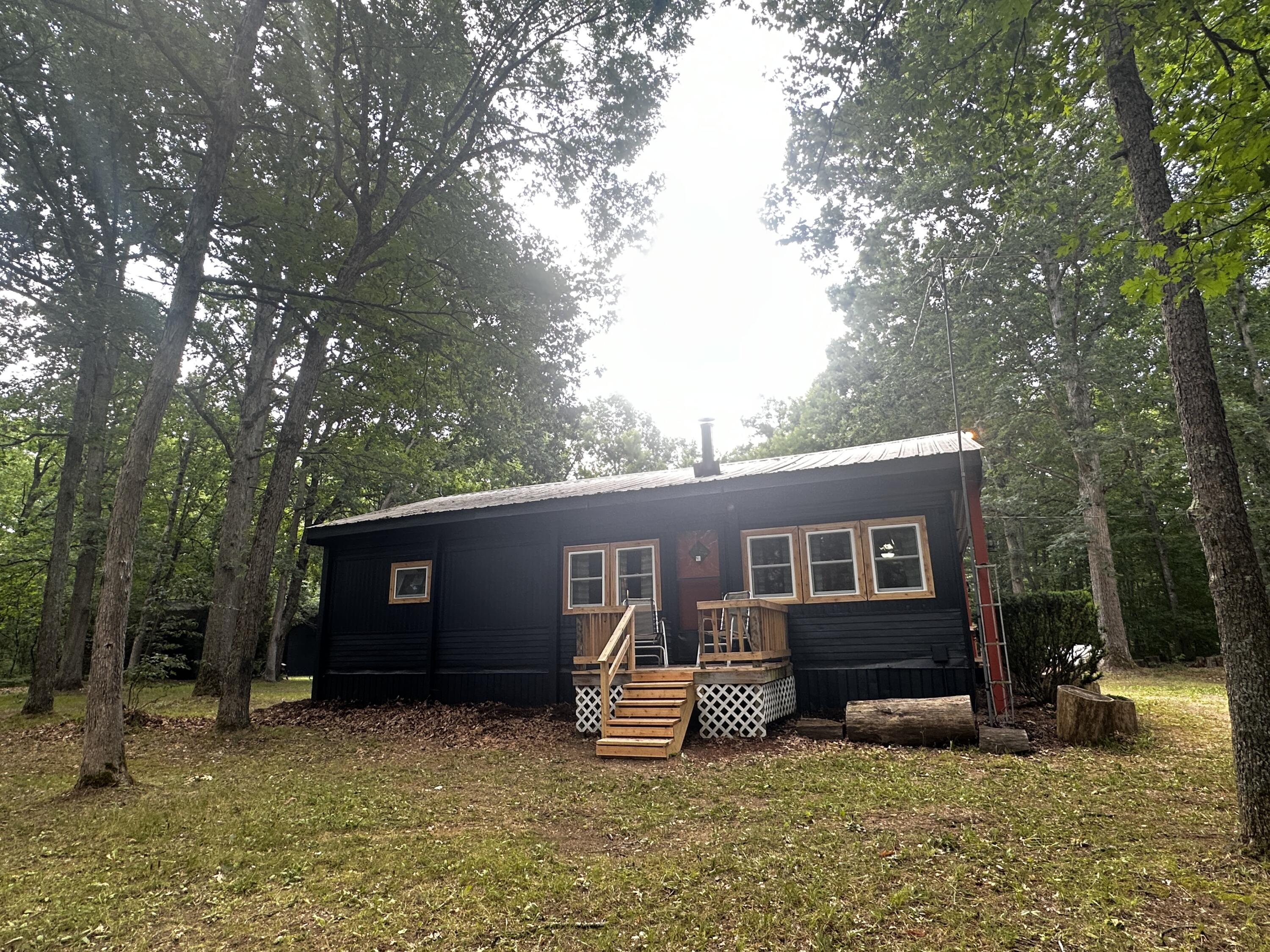 11384 N Irons Road Property Photo 4