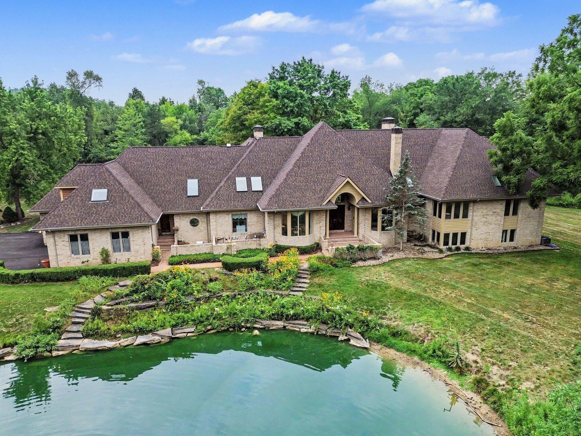 4911 Red Fox Run Property Photo 2