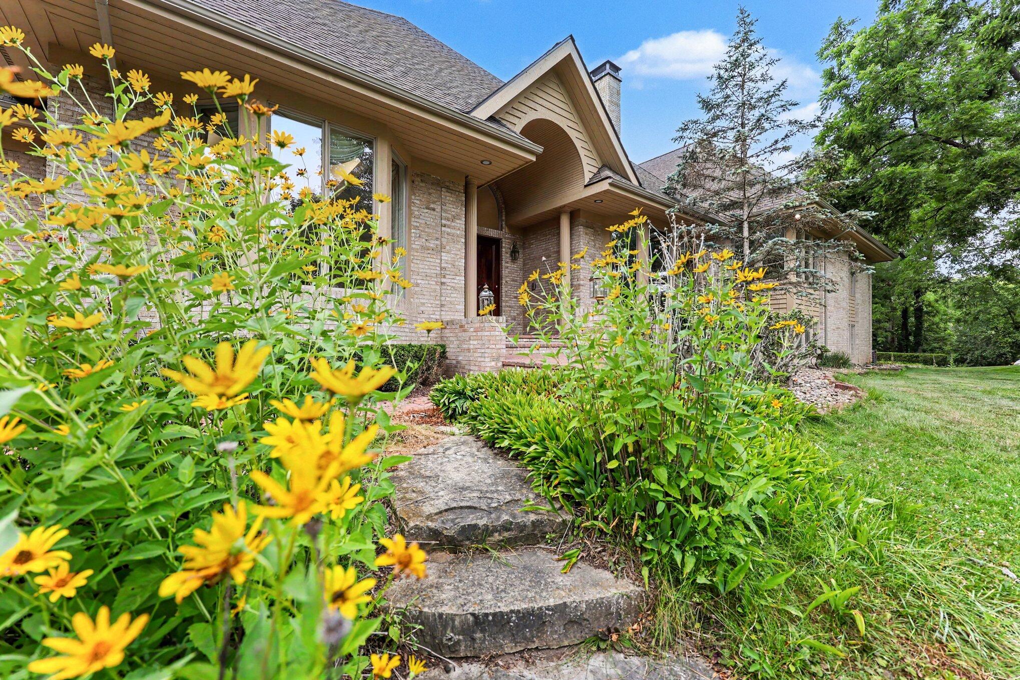 4911 Red Fox Run Property Photo 5