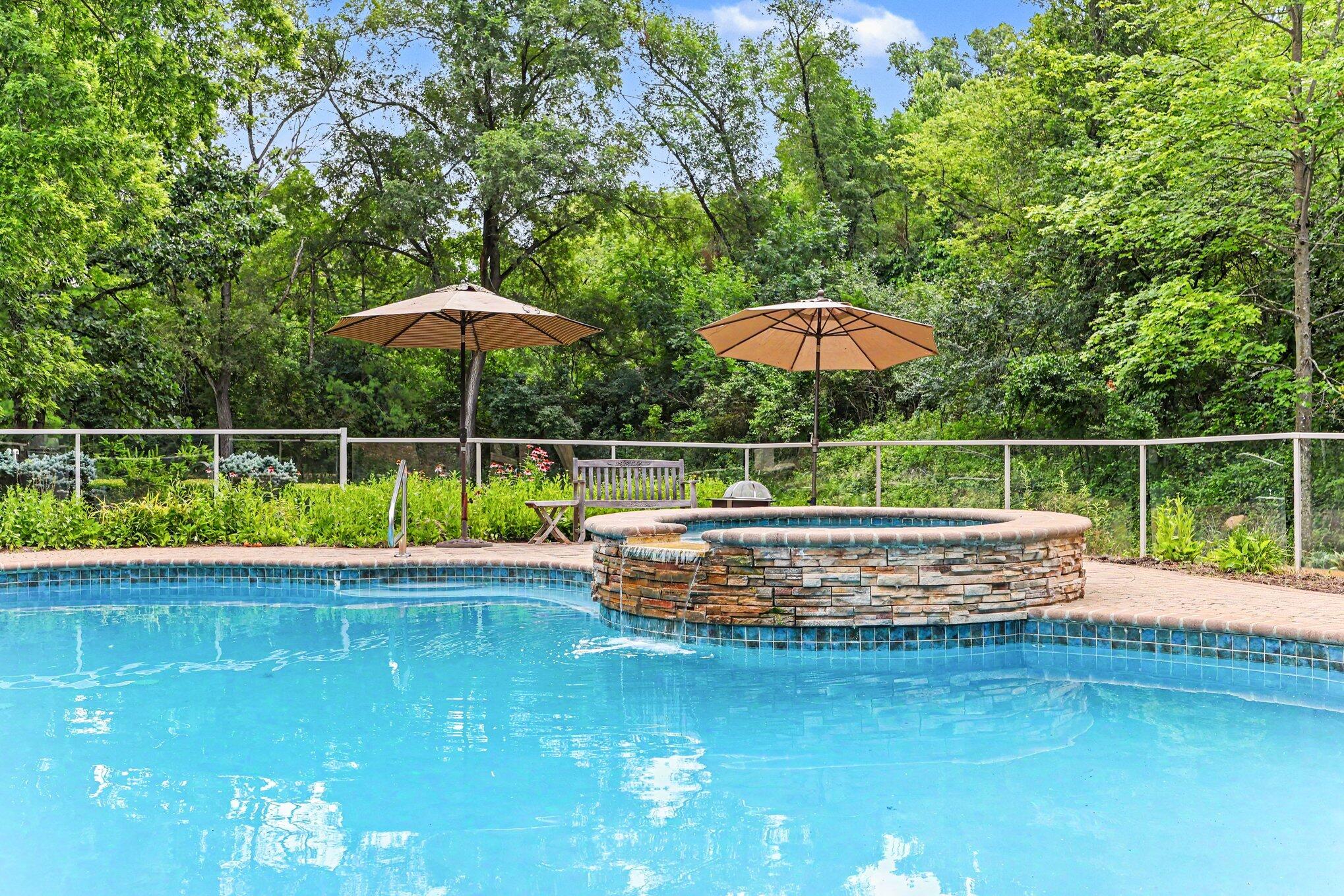 4911 Red Fox Run Property Photo 6