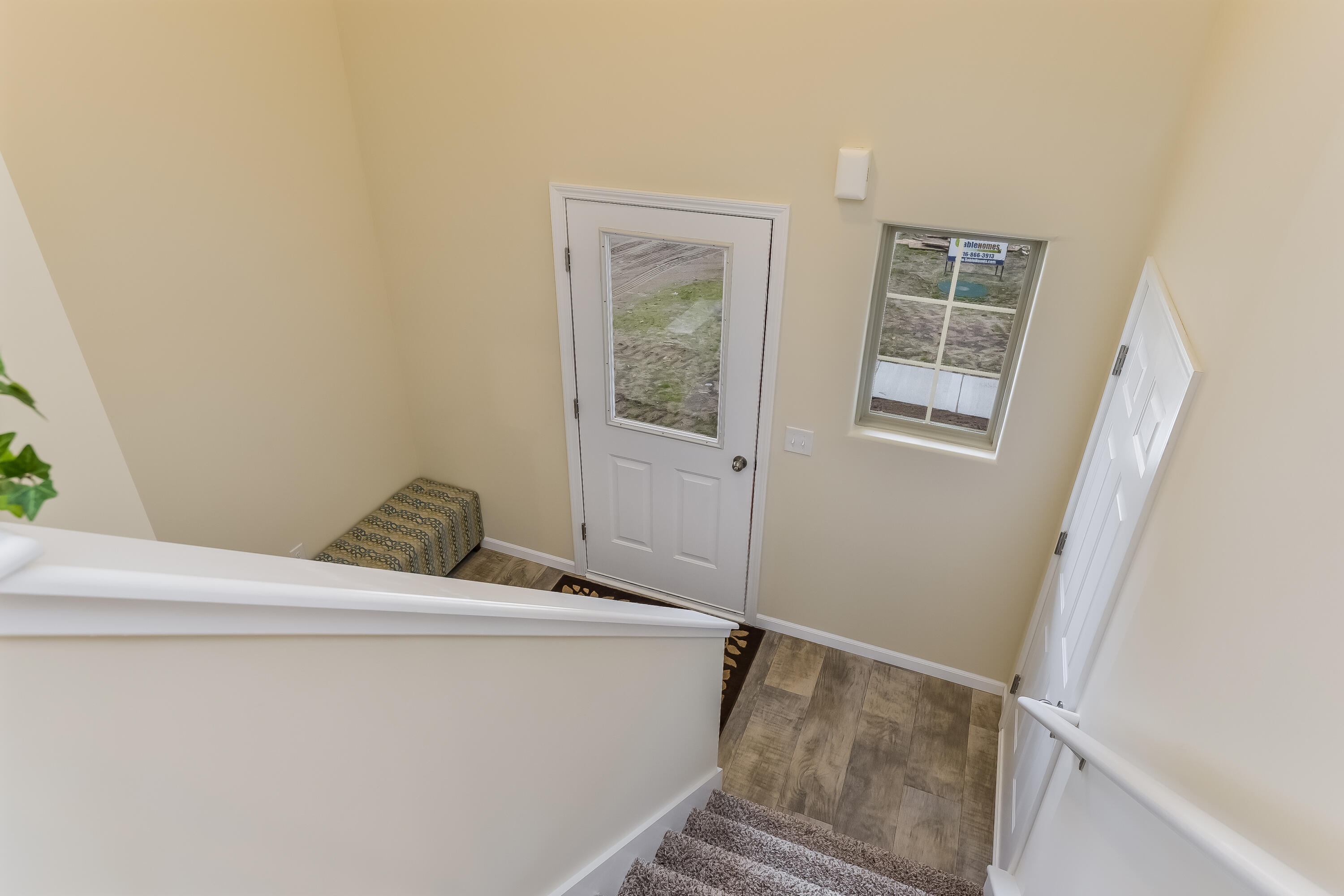 860 Crooks Street Property Photo 12