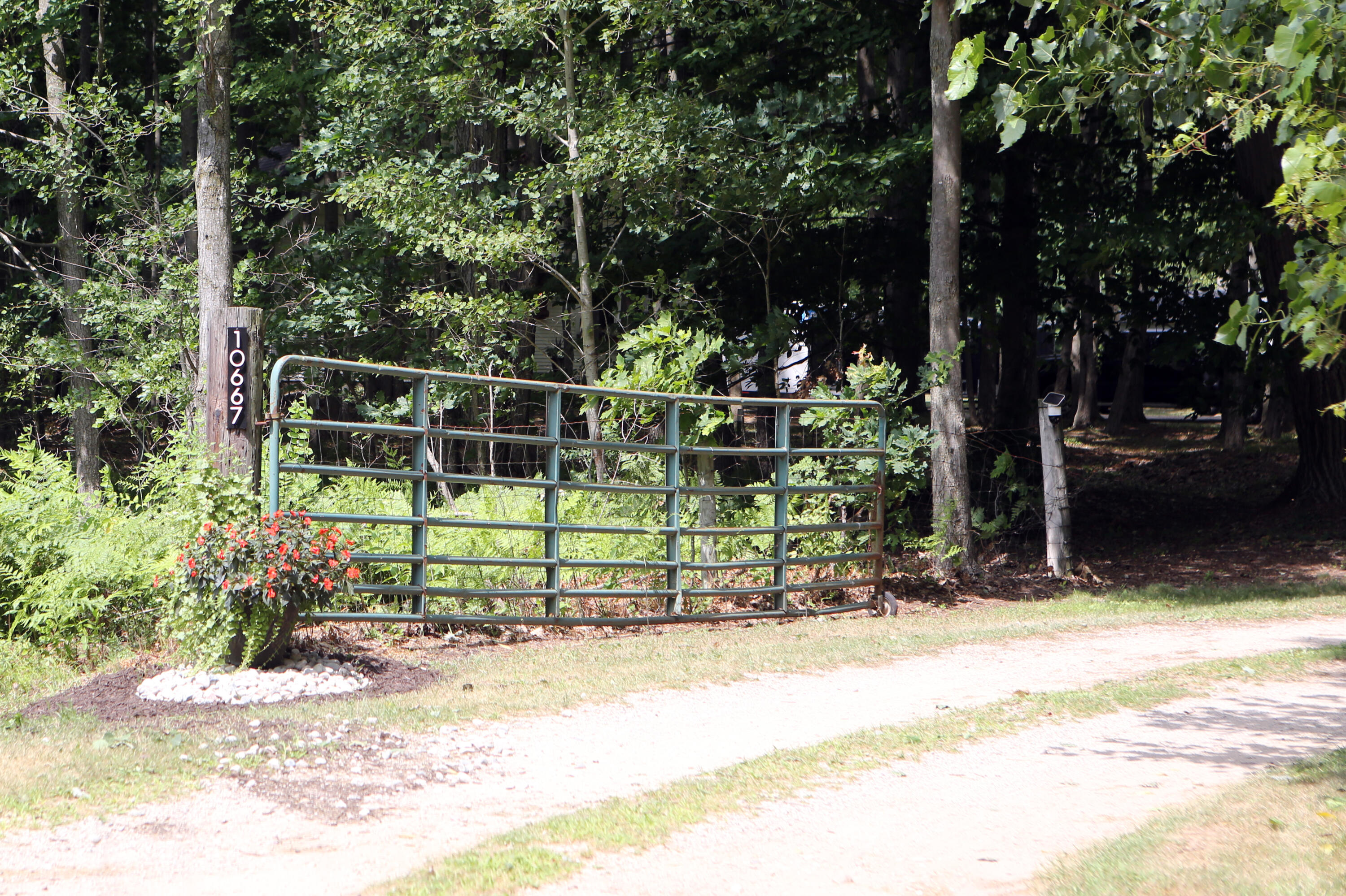 10667 Getty Drive Property Photo 5