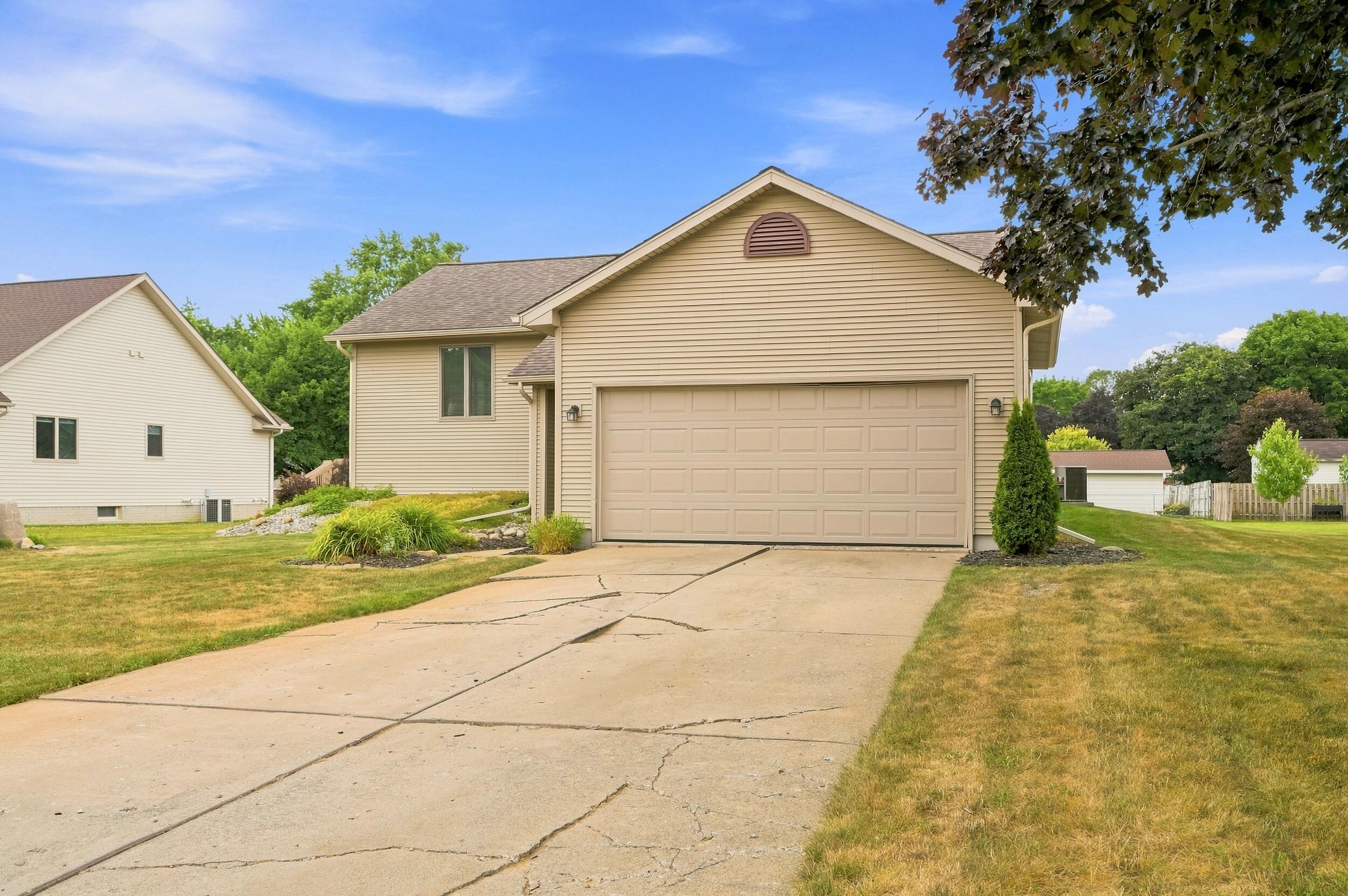 6108 Thorncliff Drive Property Photo 1