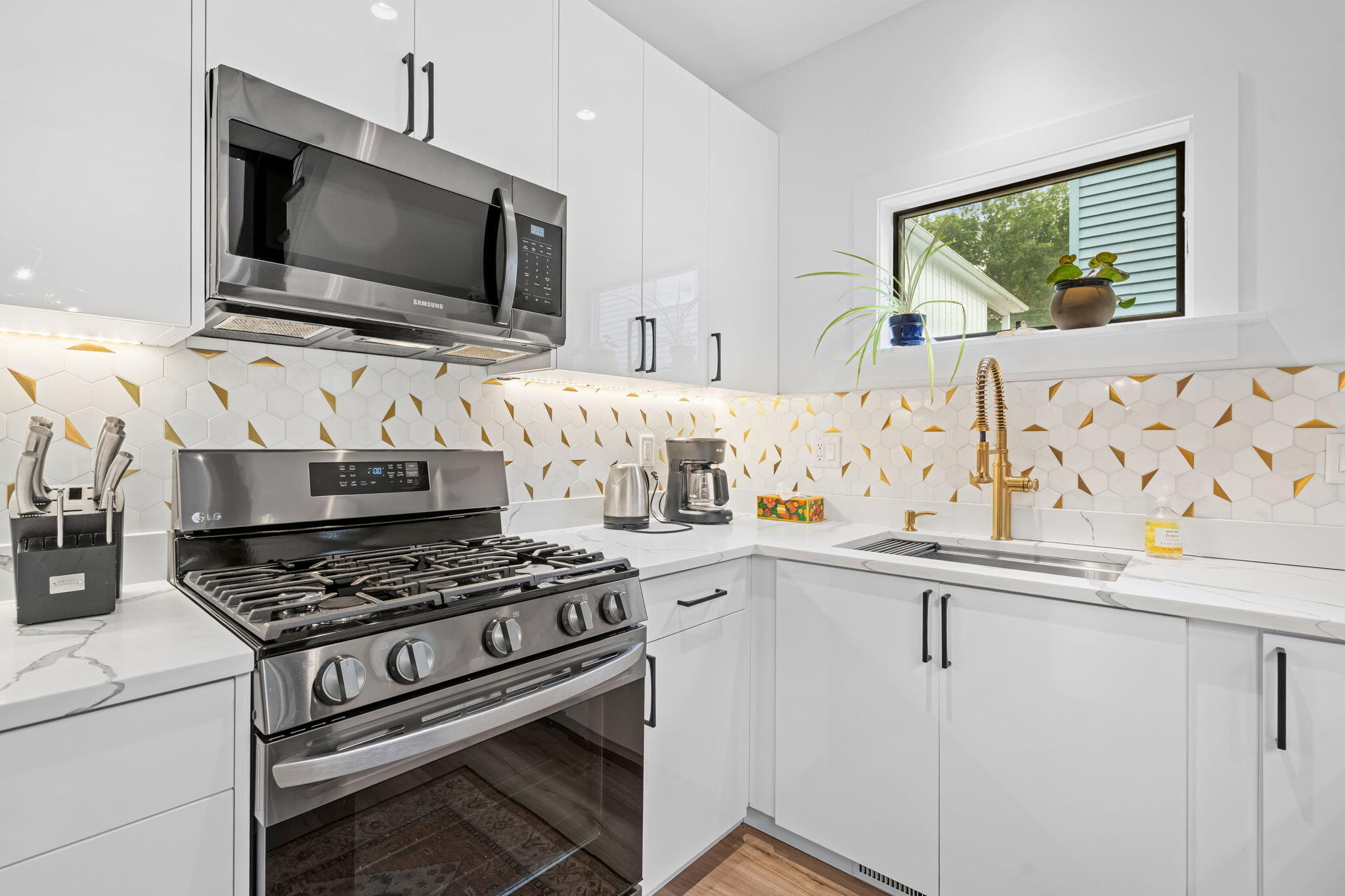841 Holland Street Property Photo 18