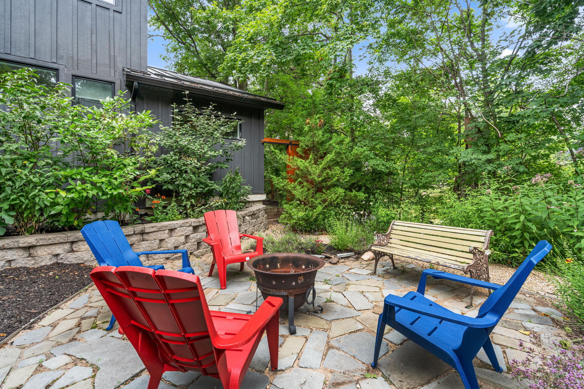 841 Holland Street Property Photo 43