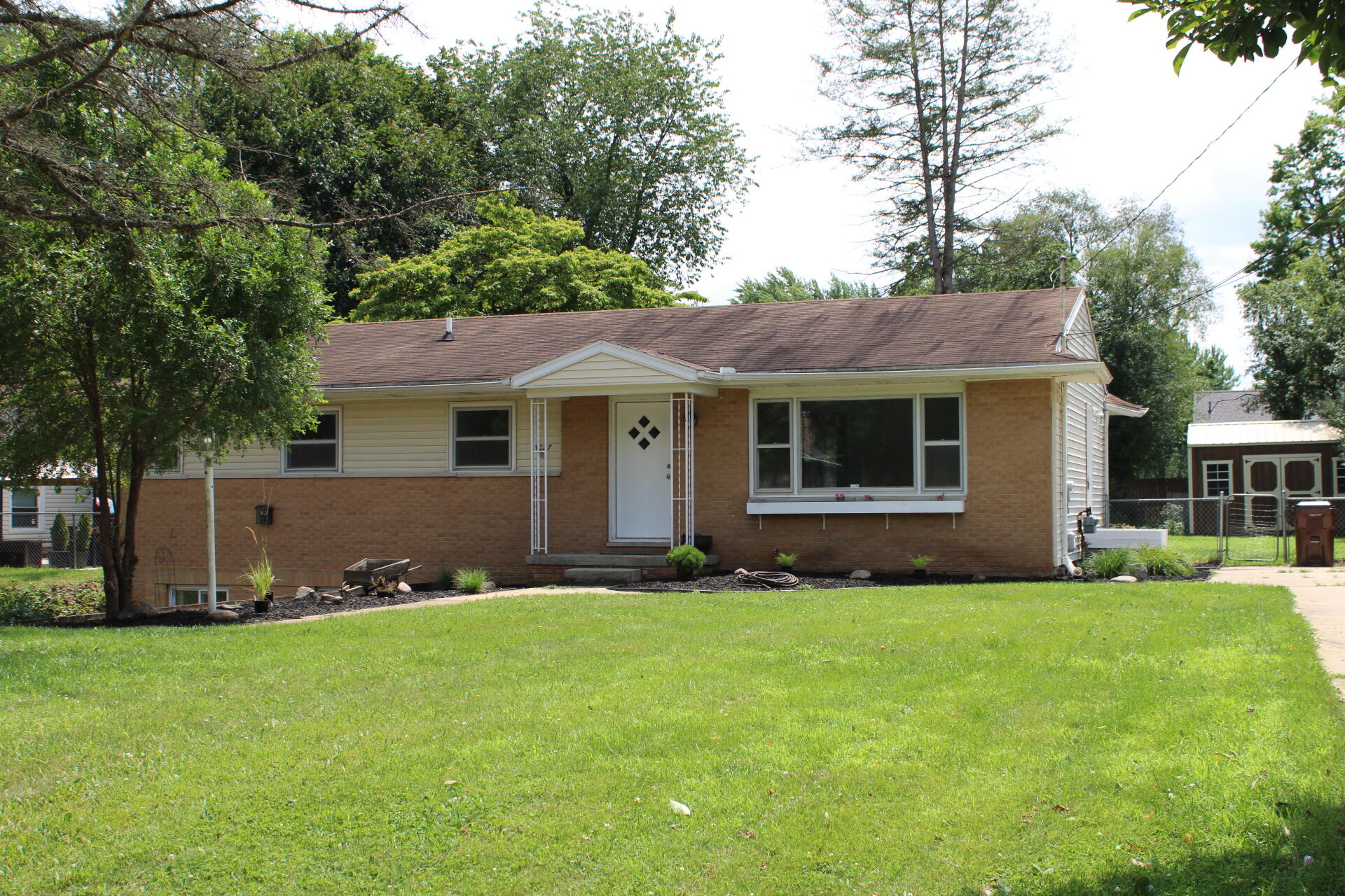 3027 Tulsa Drive N Property Photo 1
