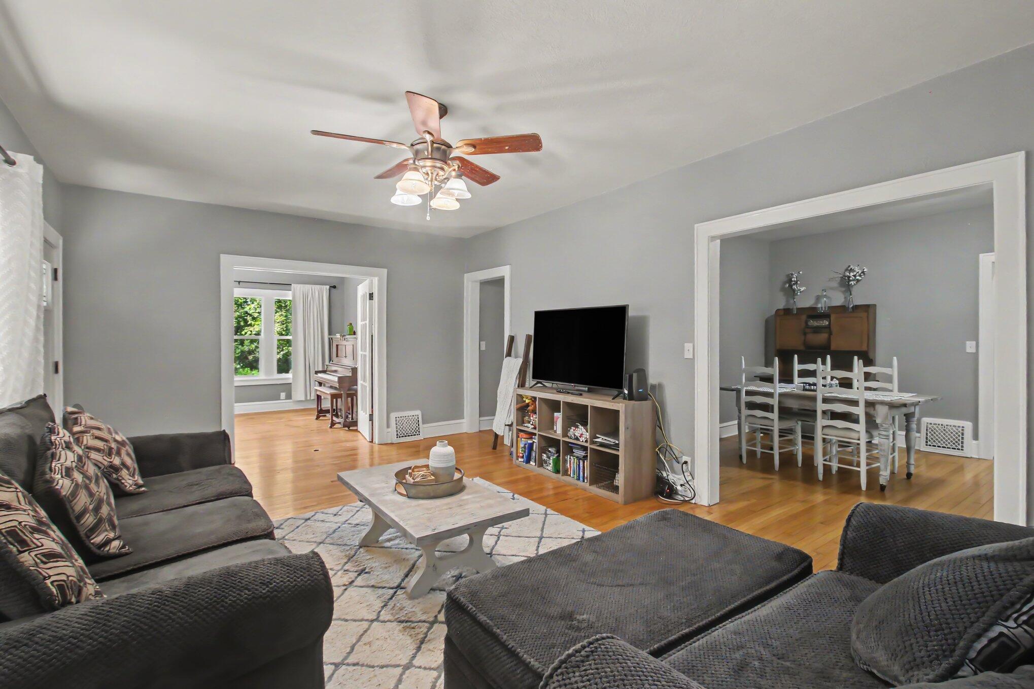 1217 Pinehurst Boulevard Property Photo 10