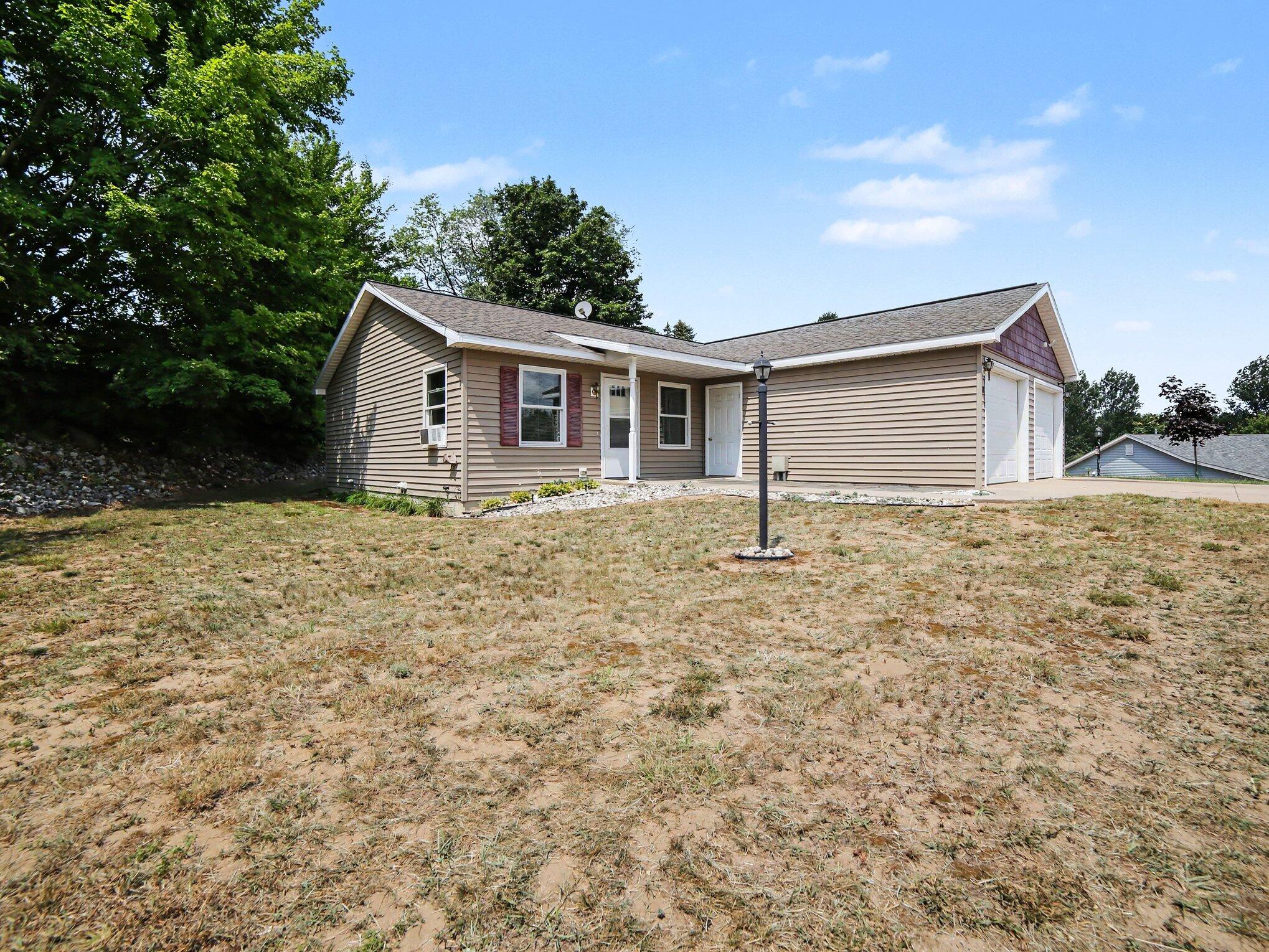 218 Devonwood Drive Property Photo 1