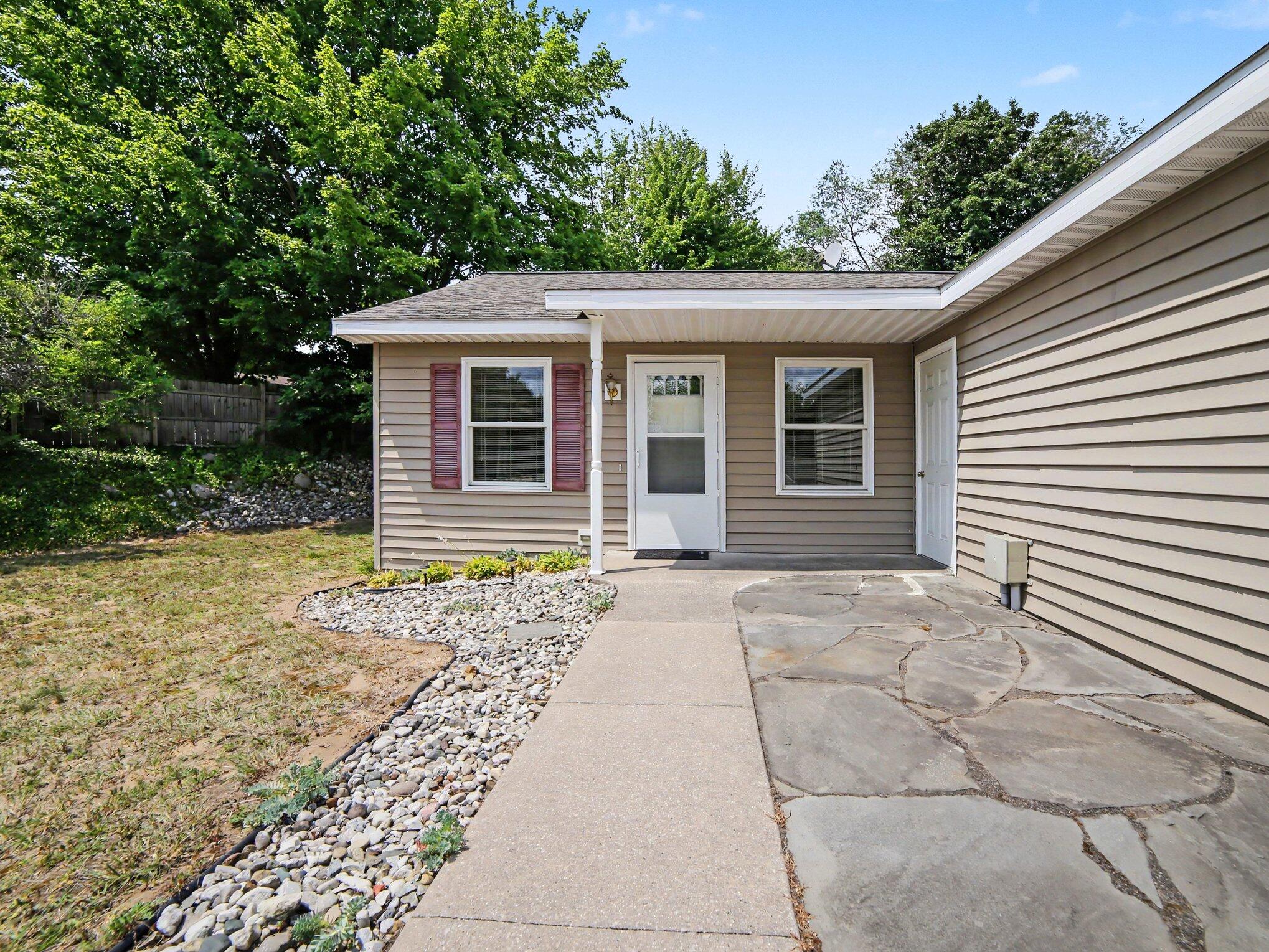 218 Devonwood Drive Property Photo 3