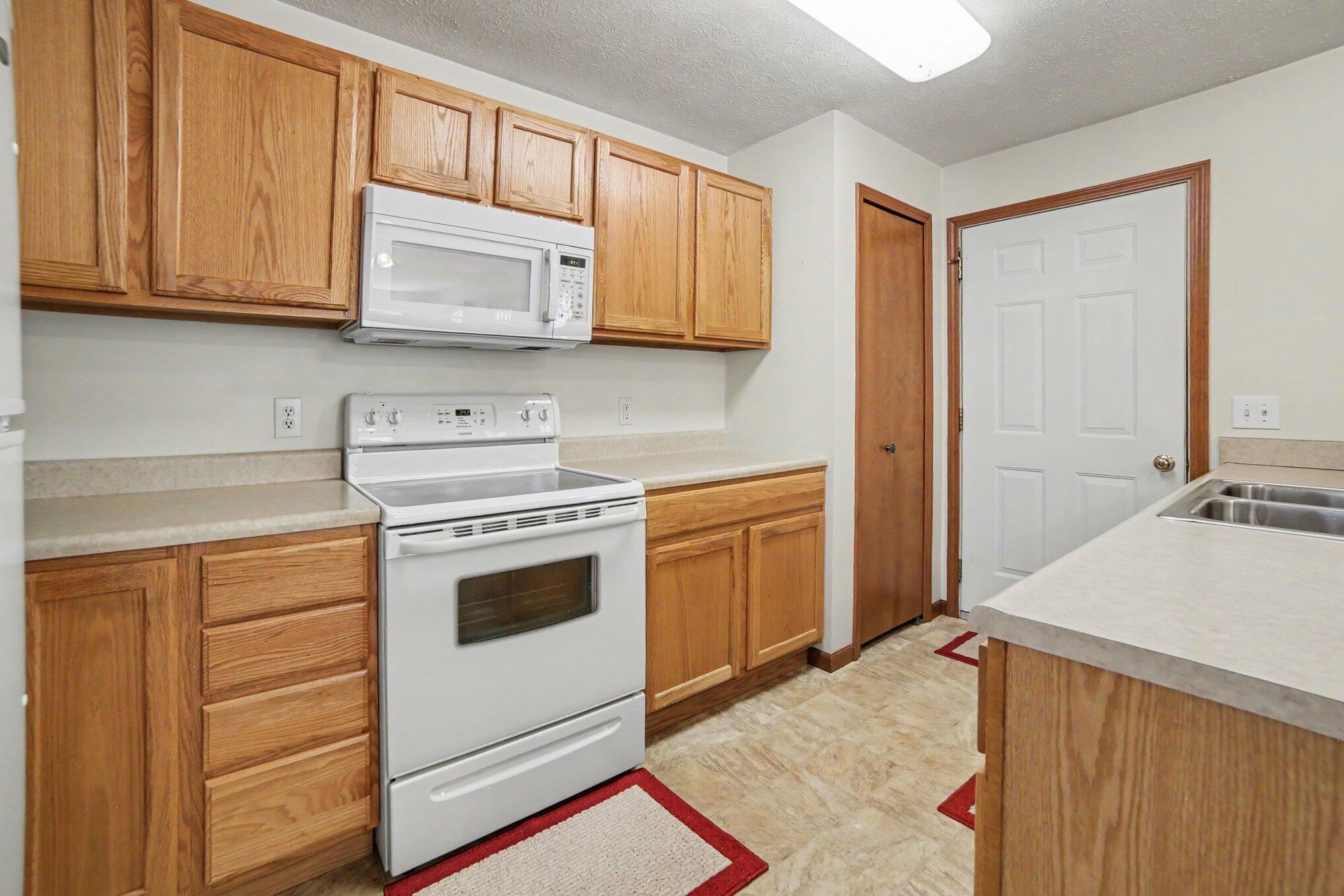 218 Devonwood Drive Property Photo 8