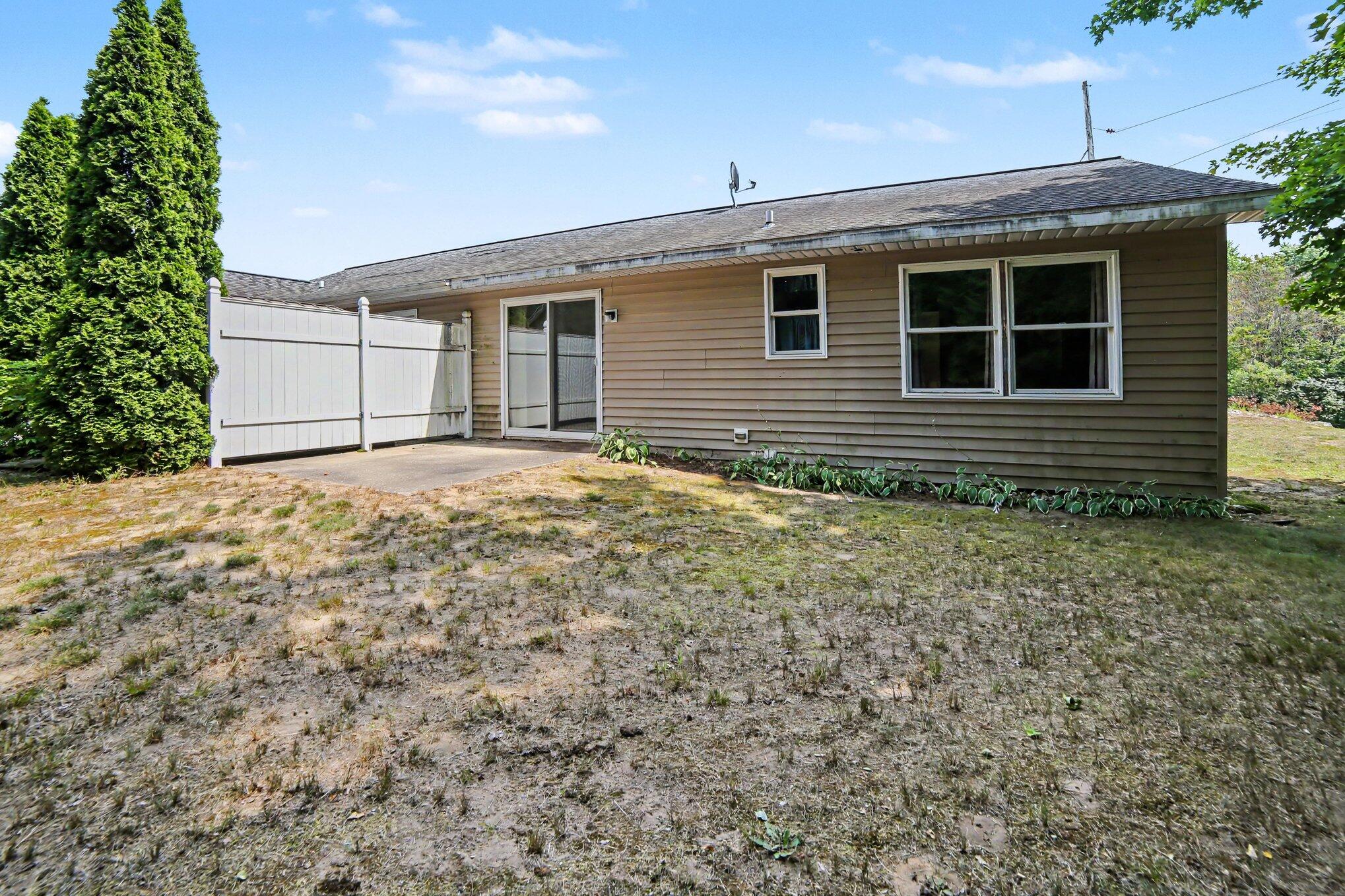 218 Devonwood Drive Property Photo 14