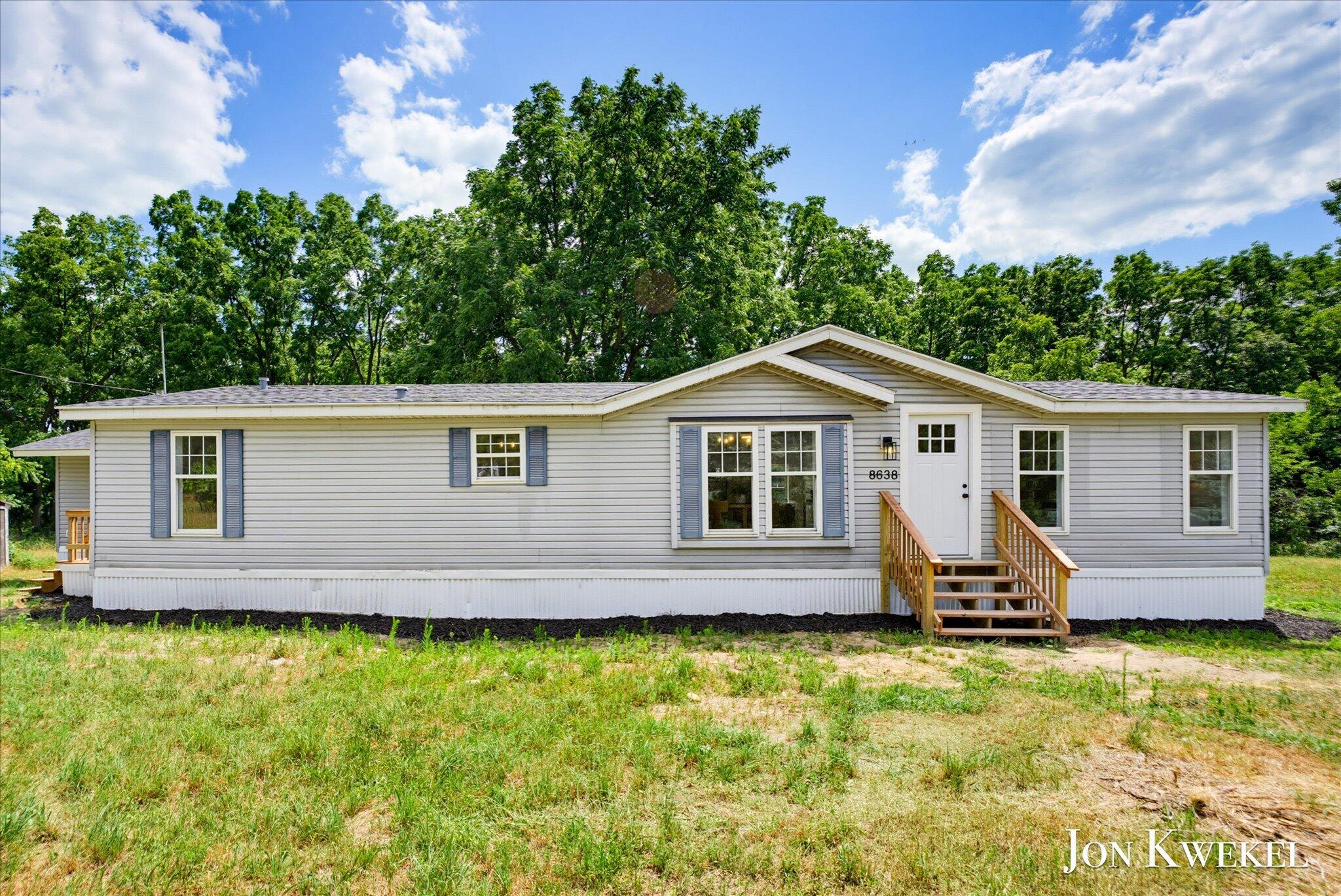 8636 Maple Road Property Photo 1