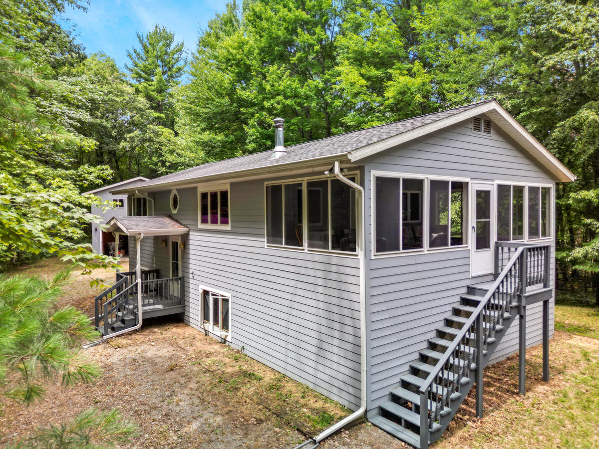 3283 S Spruce Avenue Property Photo 1