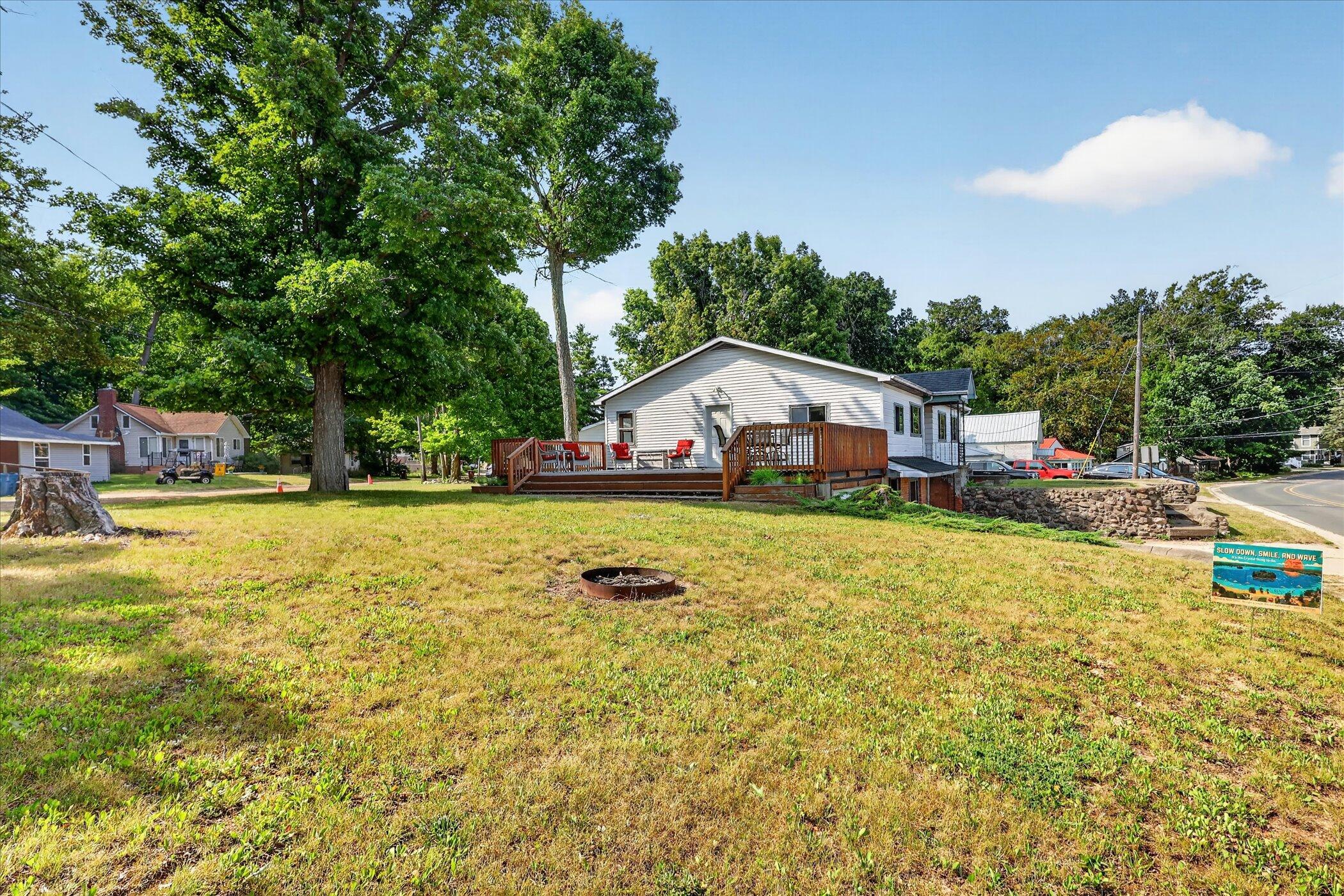 2610 S Shore Drive Property Photo 4