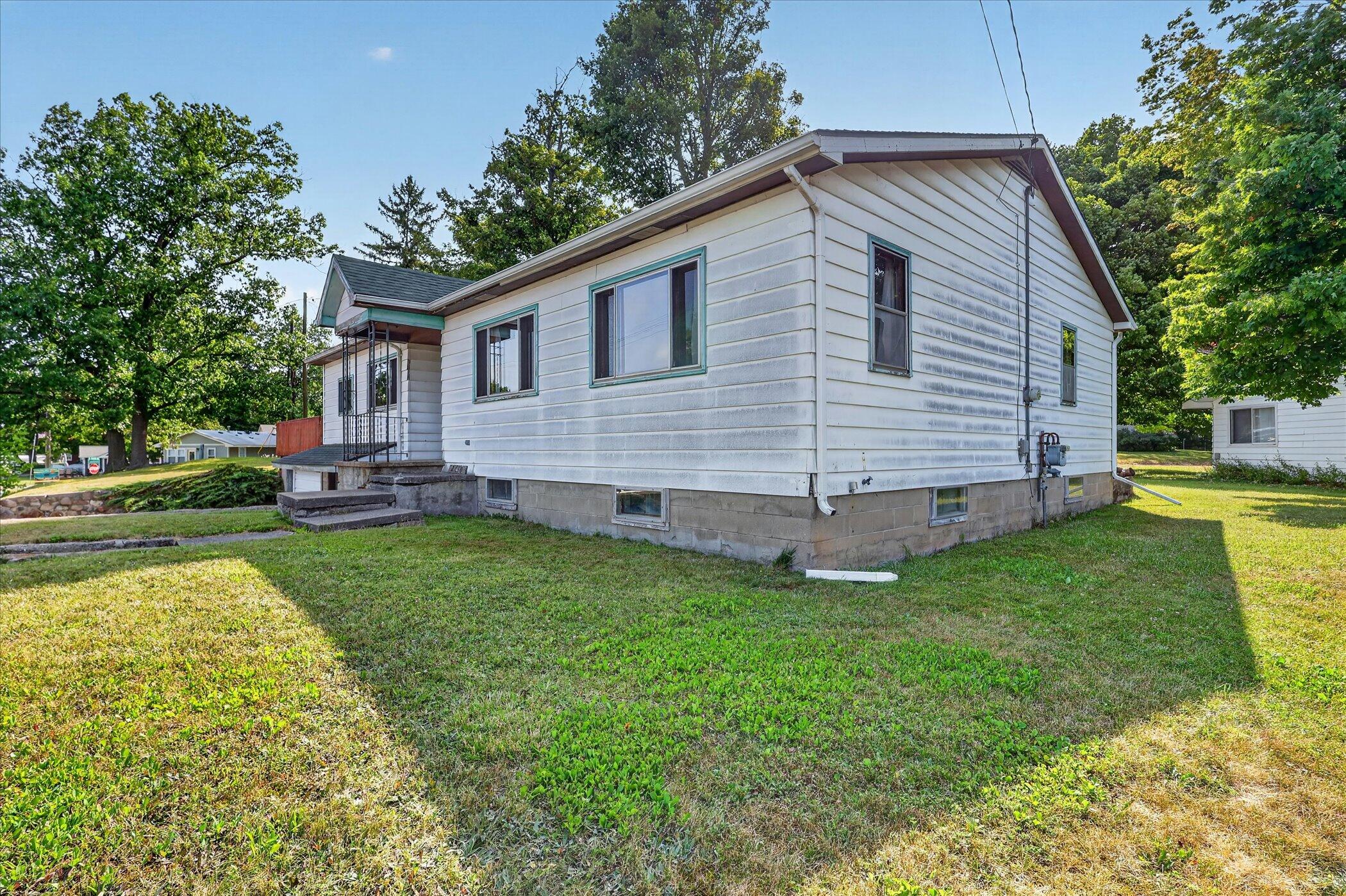2610 S Shore Drive Property Photo 5