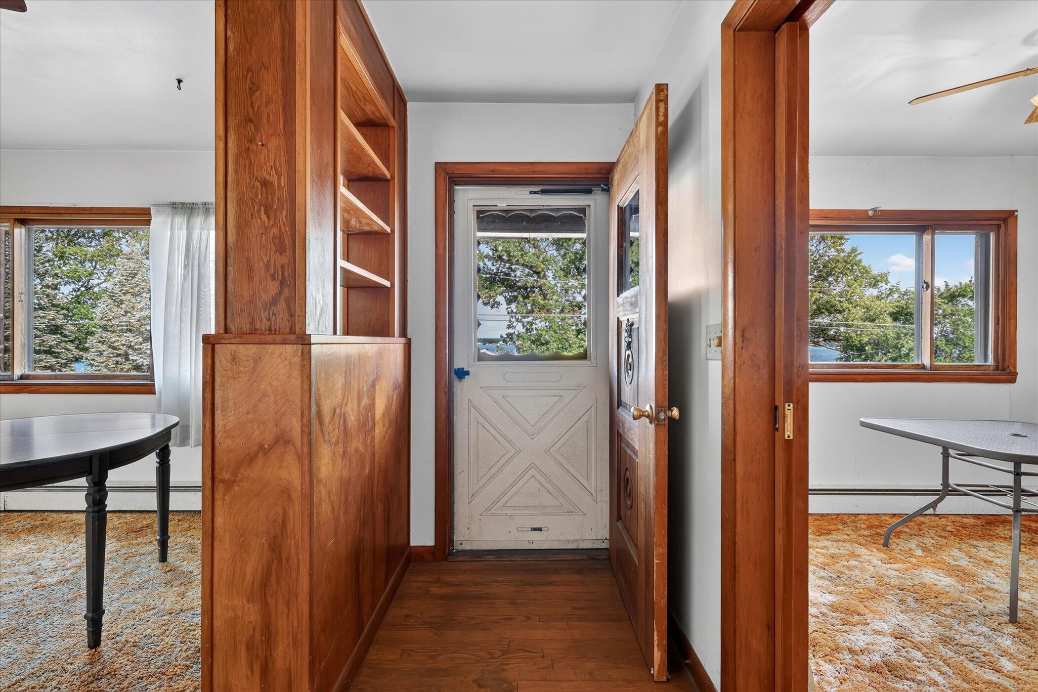 2610 S Shore Drive Property Photo 6