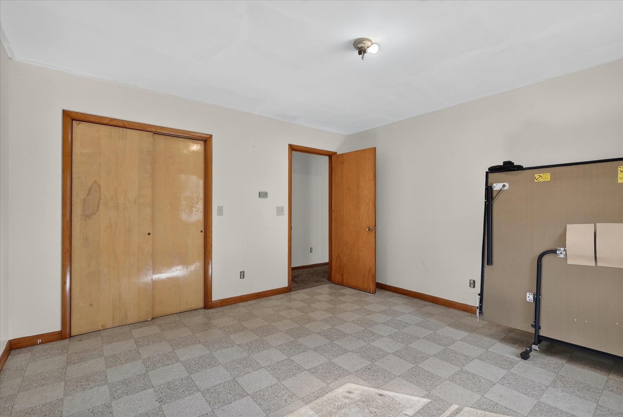 2610 S Shore Drive Property Photo 20