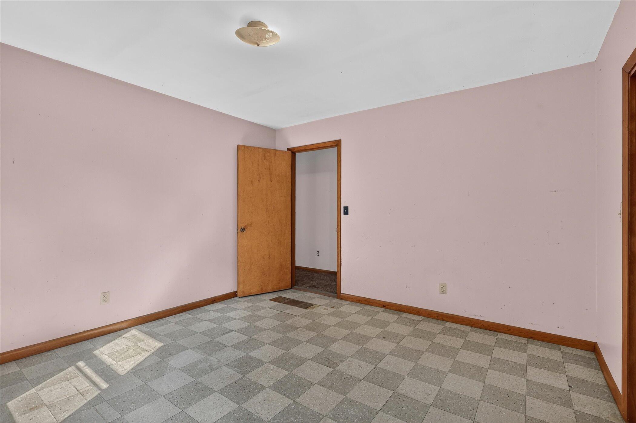 2610 S Shore Drive Property Photo 22