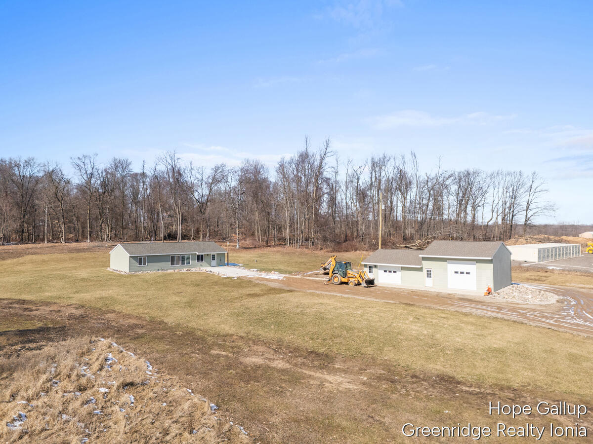 1637 N State Road N Property Photo 1