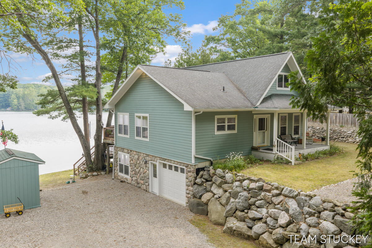 8583 N Homestead Circle Property Photo 1