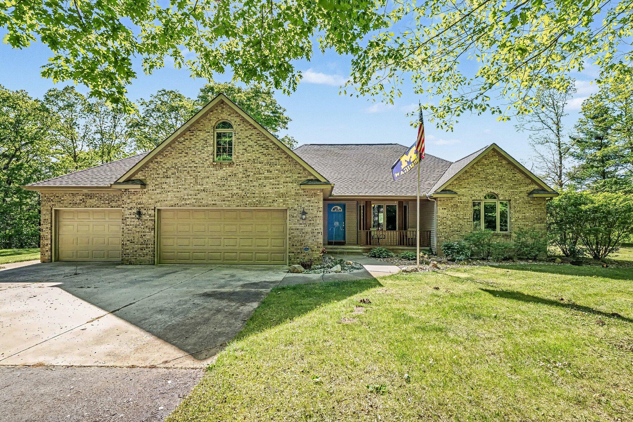 10835 Red Oak Ridge Property Photo 2