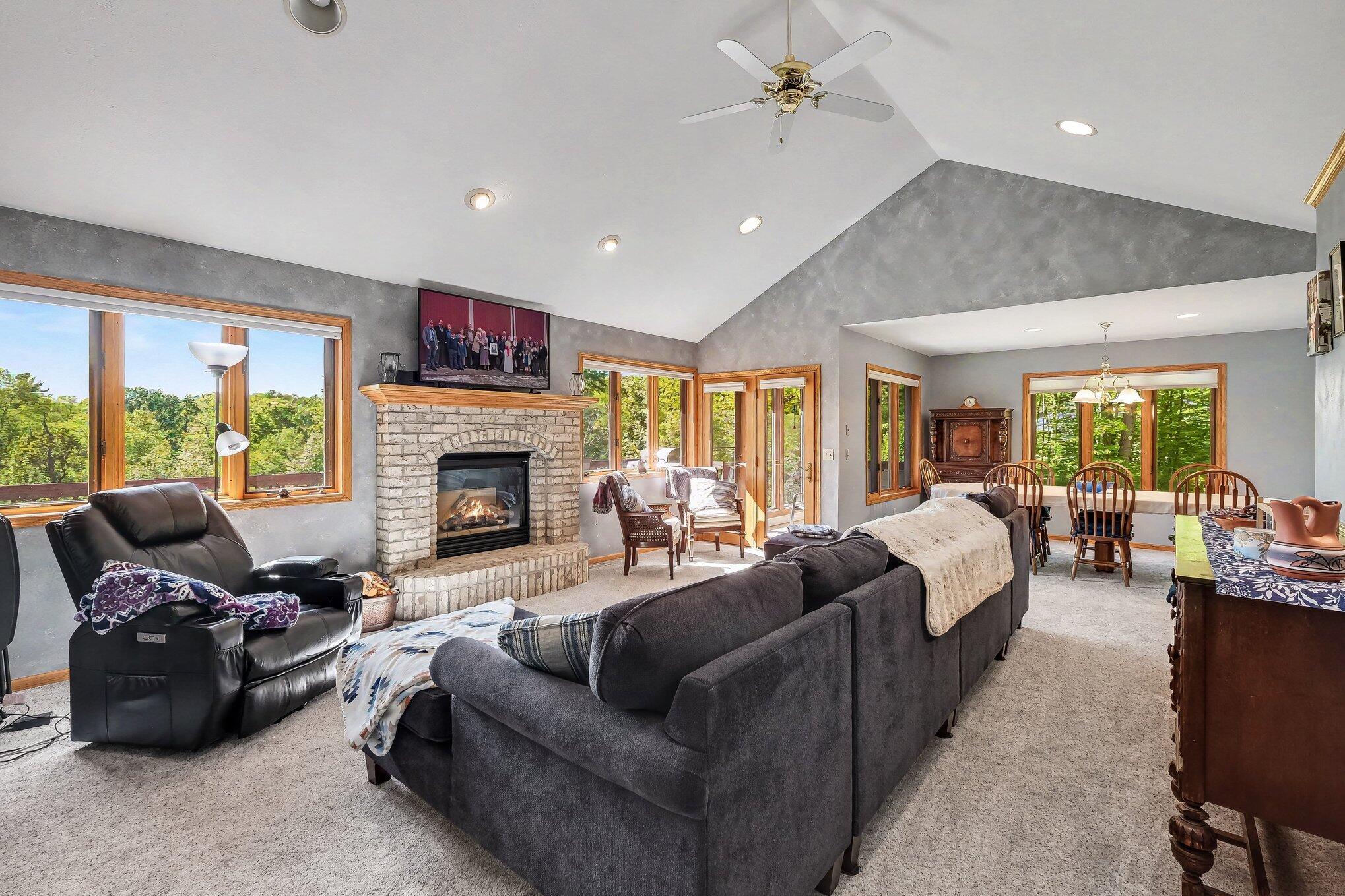 10835 Red Oak Ridge Property Photo 6