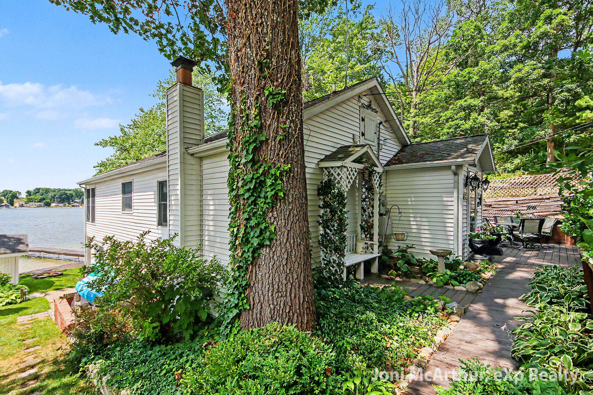 11613 Orchard Park Drive Ne Property Photo 4
