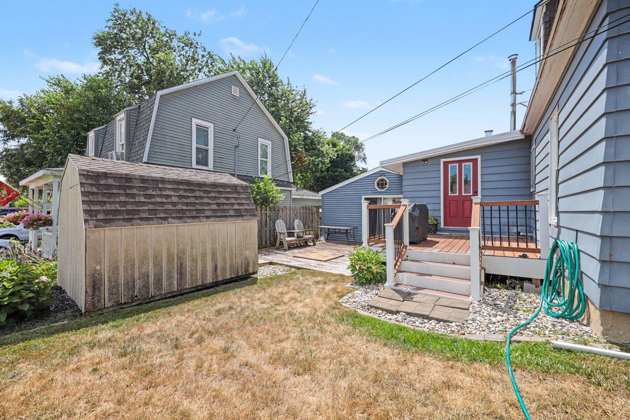 223 Leonard Street Property Photo 4