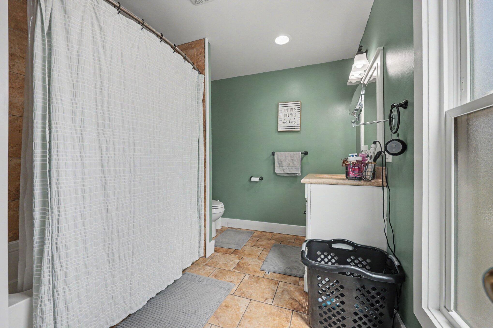 223 Leonard Street Property Photo 11