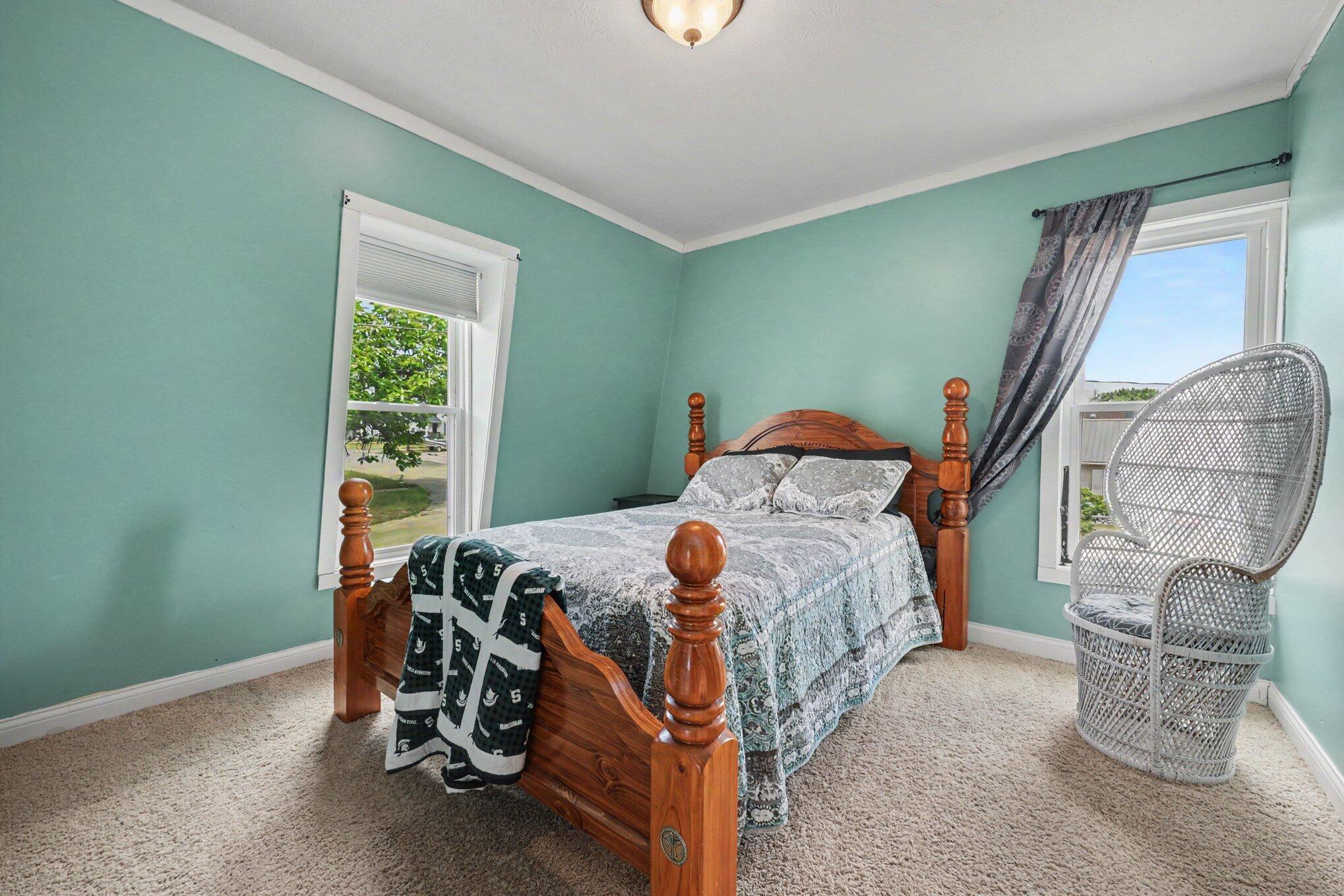 223 Leonard Street Property Photo 13