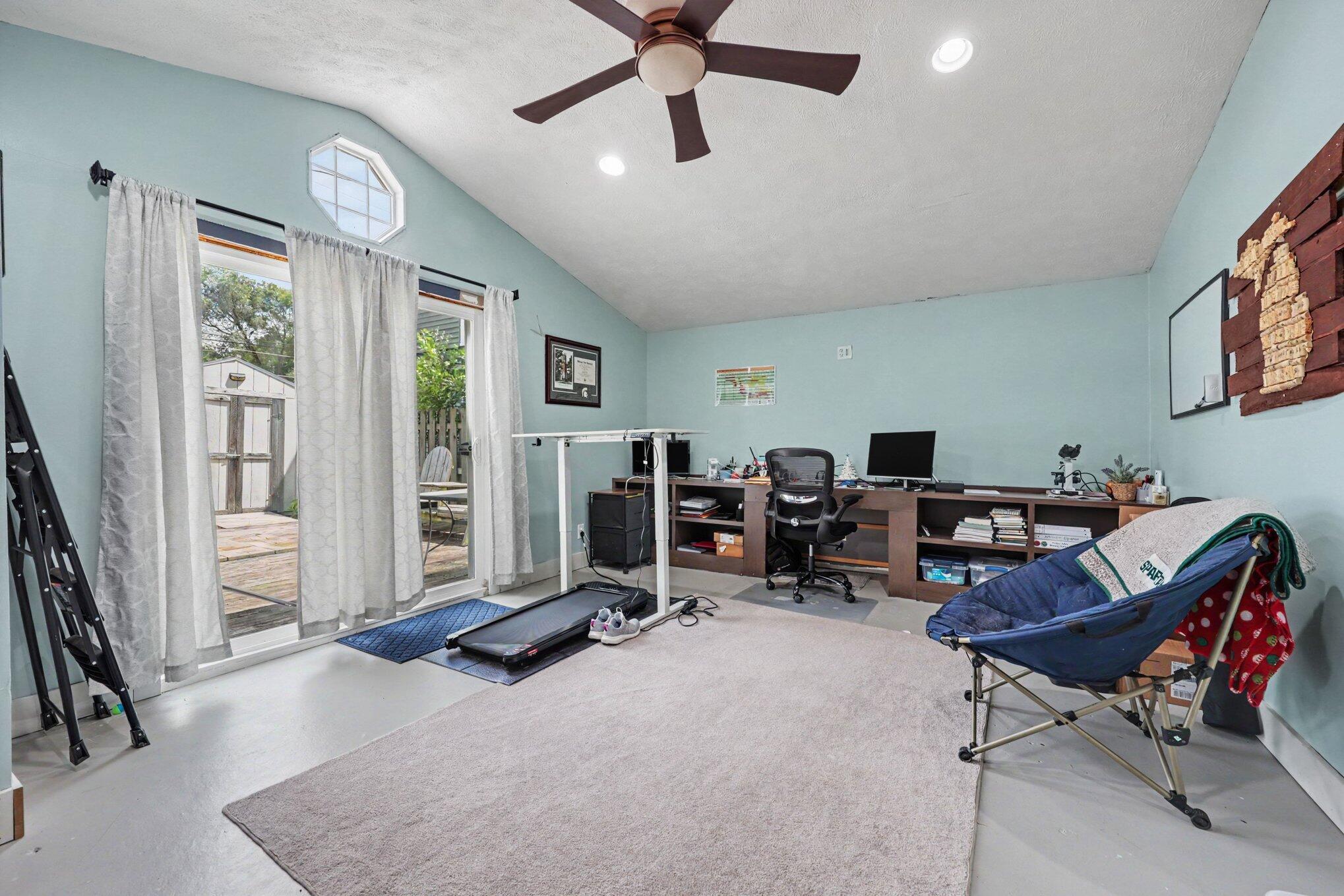 223 Leonard Street Property Photo 15