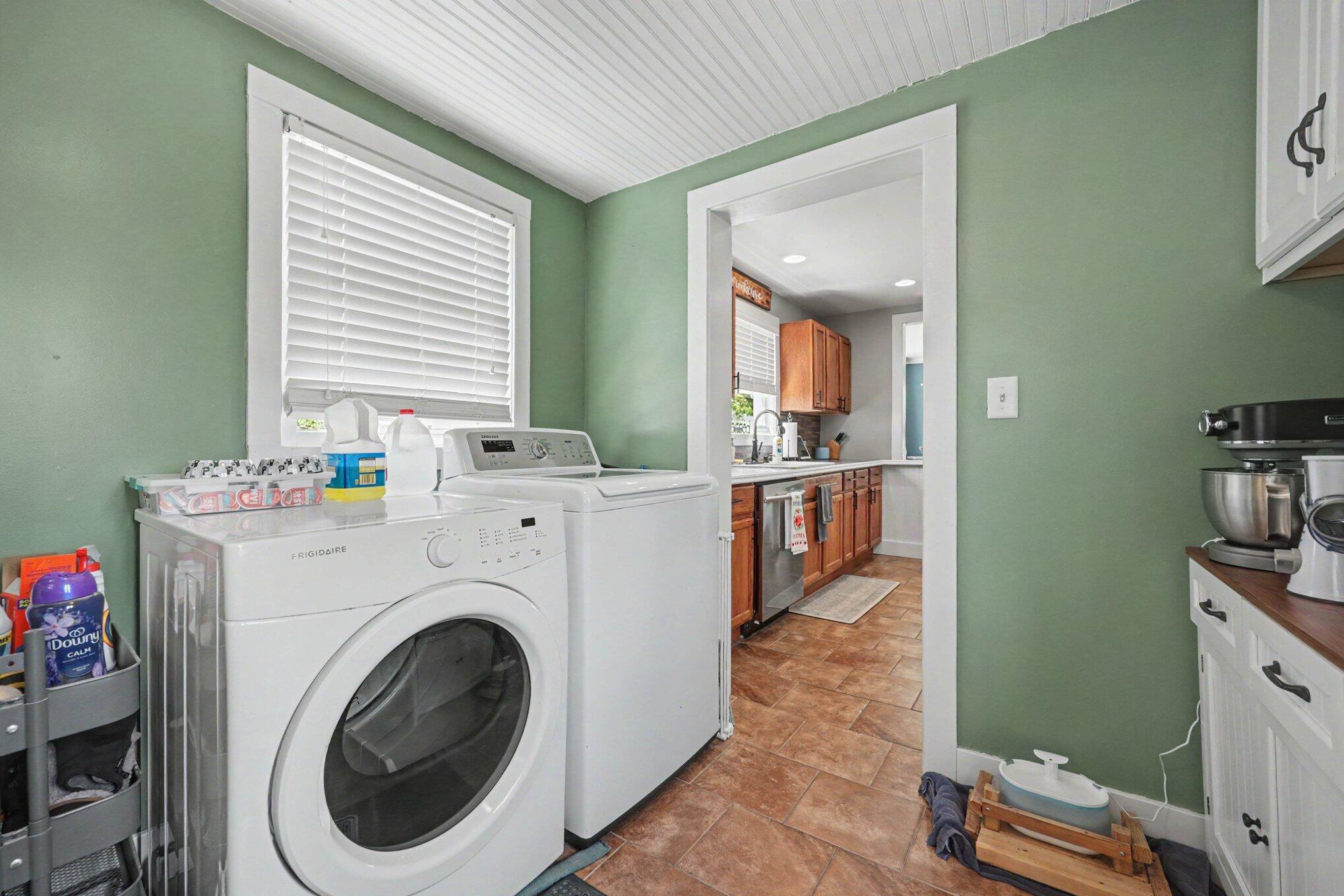 223 Leonard Street Property Photo 16