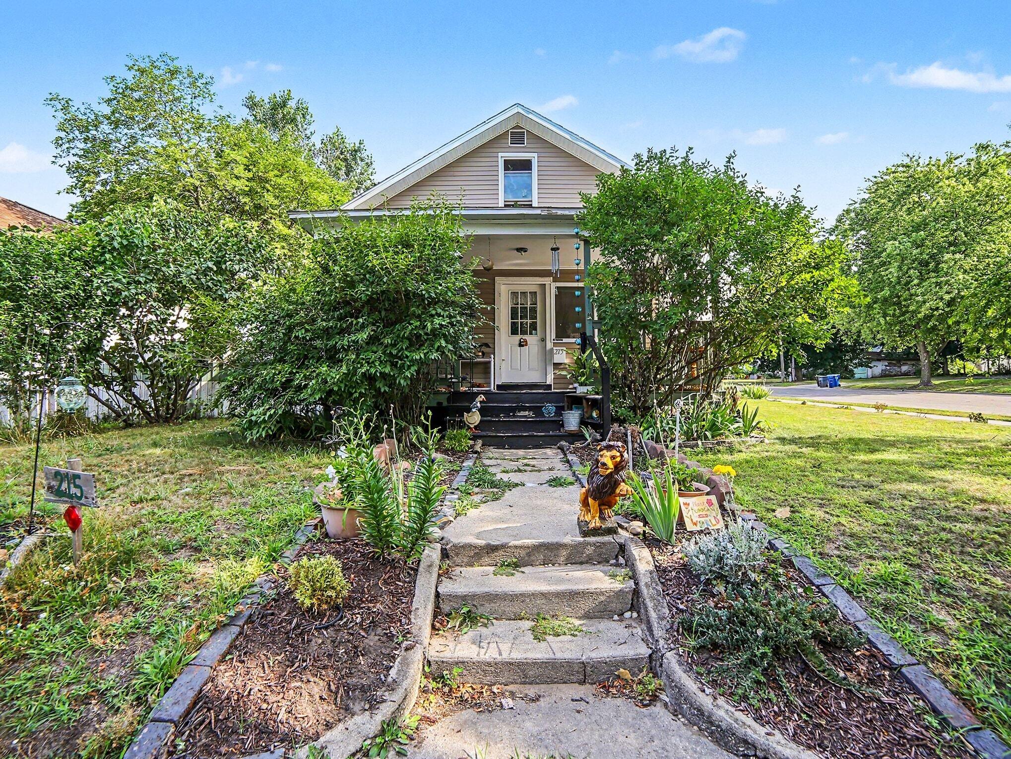 215 E Melendy Street Property Photo 2