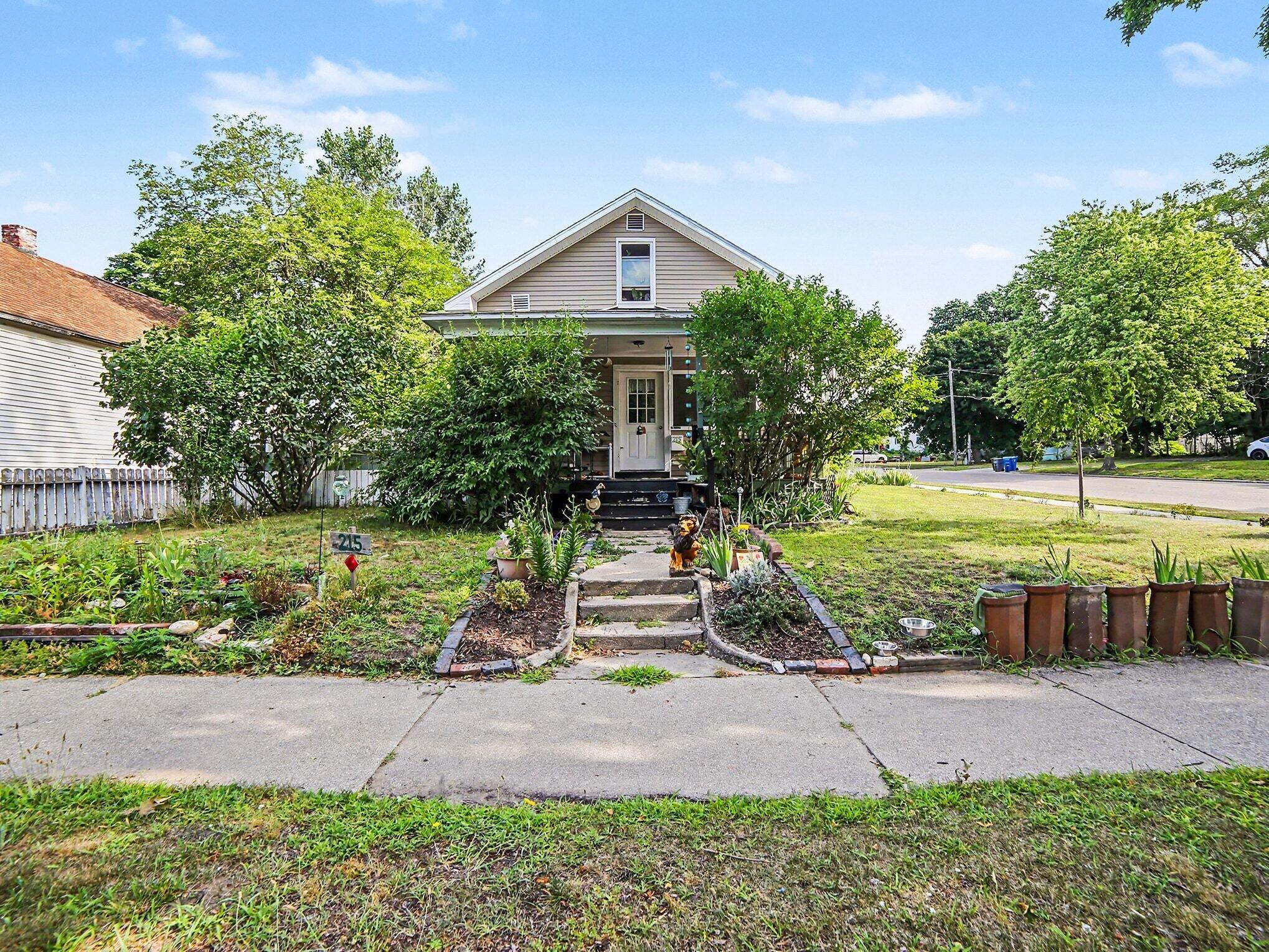 215 E Melendy Street Property Photo 3