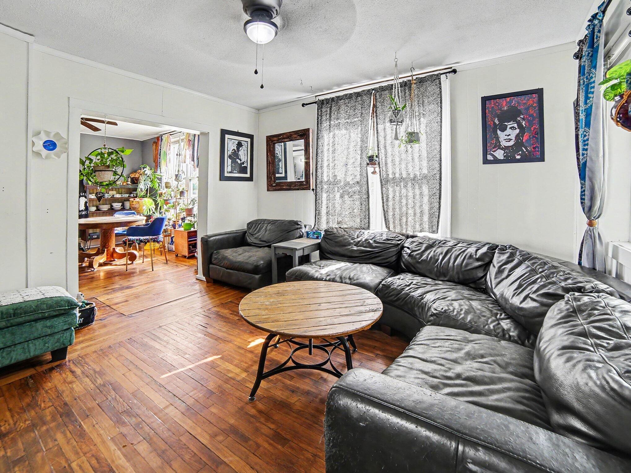 215 E Melendy Street Property Photo 4