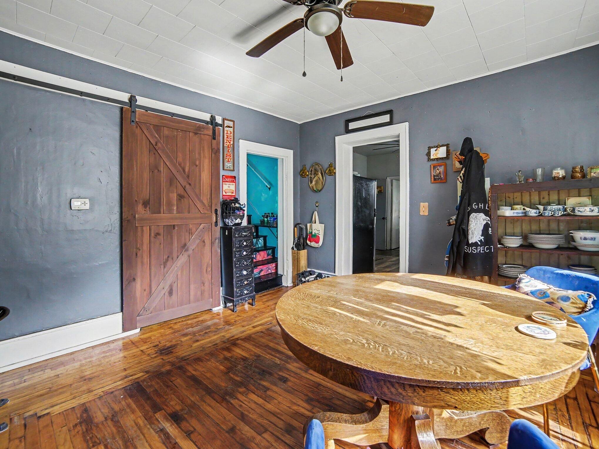 215 E Melendy Street Property Photo 7