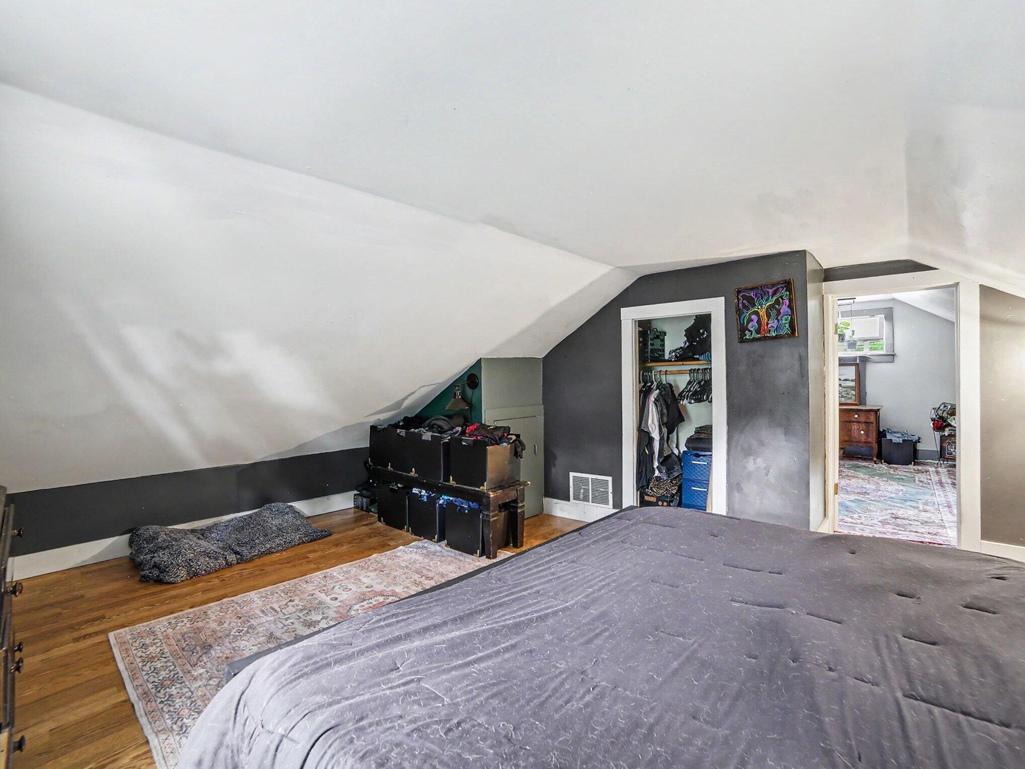 215 E Melendy Street Property Photo 17