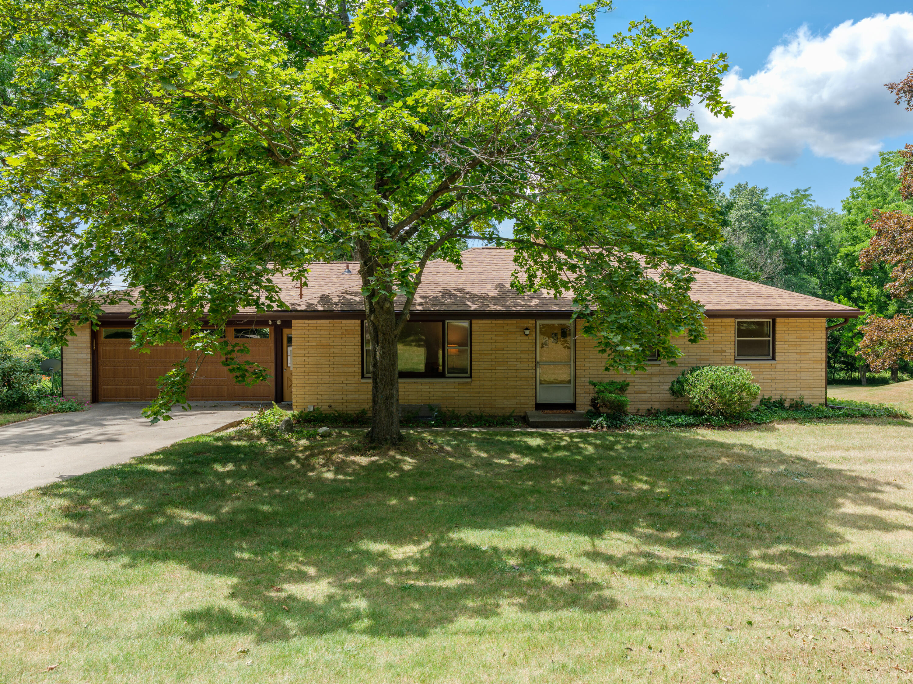 9169 N Riverview Drive Property Photo 1