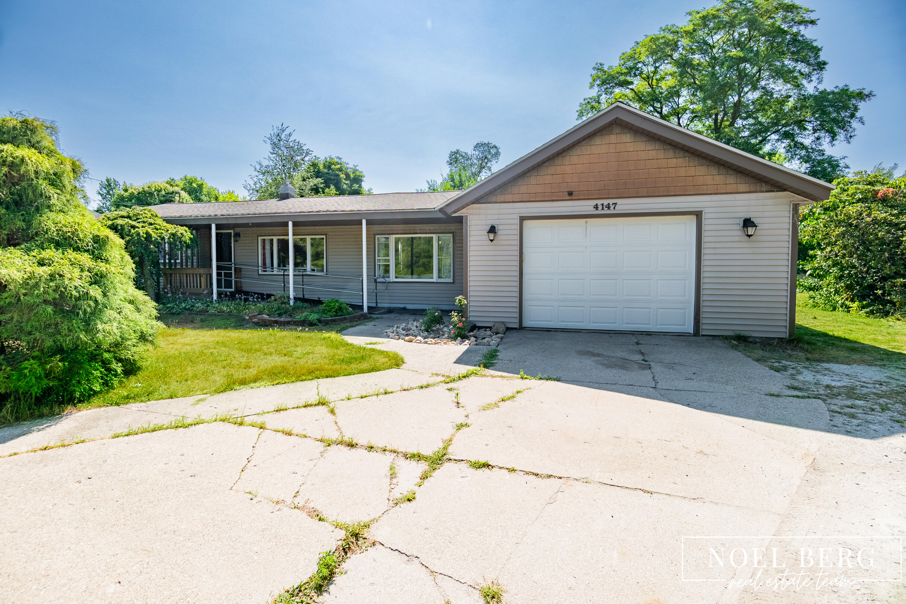 4147 S Brooks Road Property Photo 1