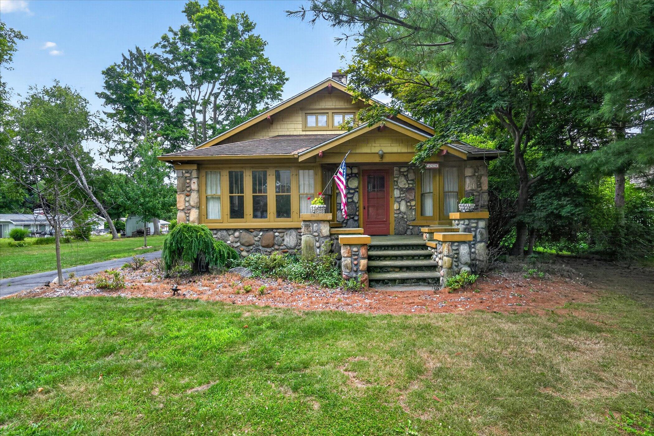 1318 E Michigan Avenue Property Photo 1