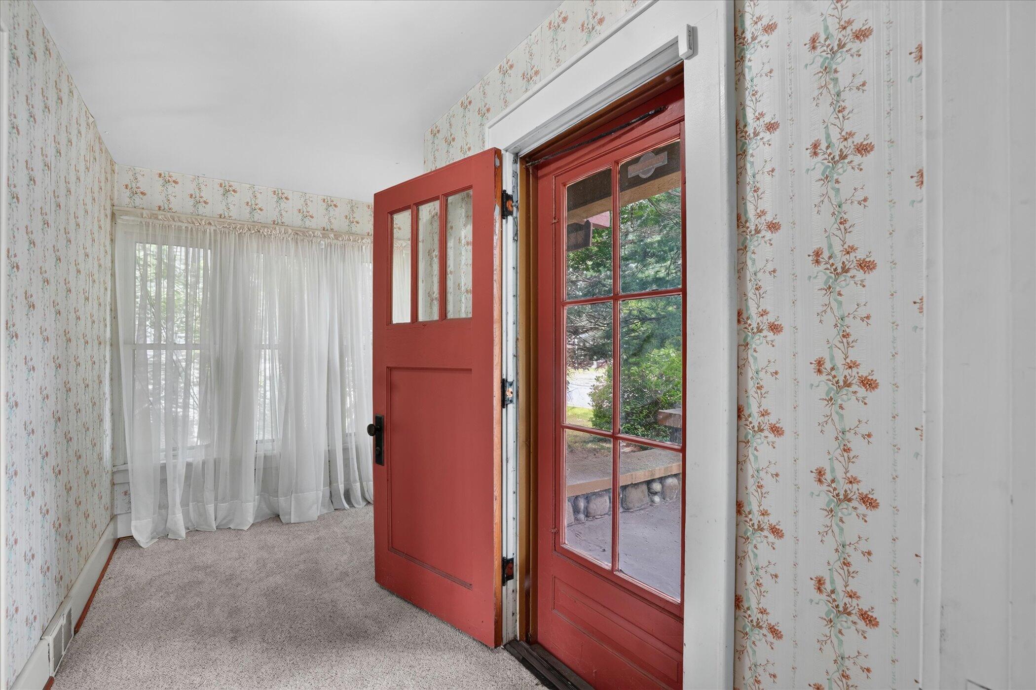 1318 E Michigan Avenue Property Photo 12