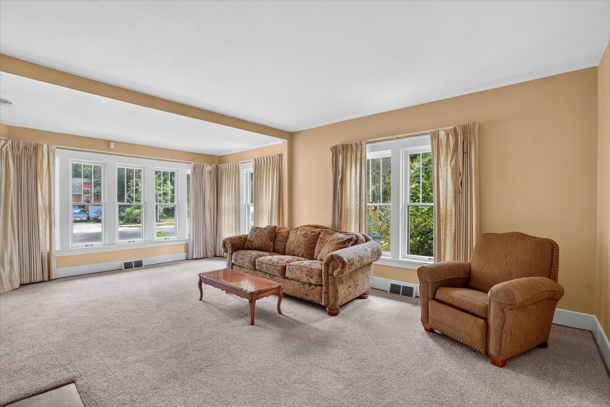 1318 E Michigan Avenue Property Photo 14