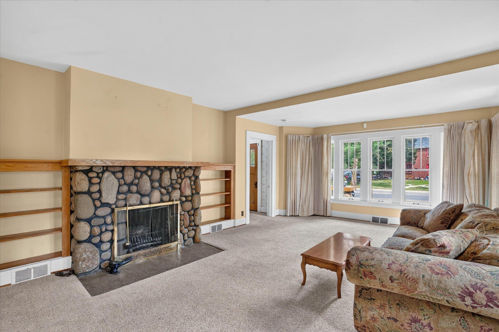 1318 E Michigan Avenue Property Photo 15