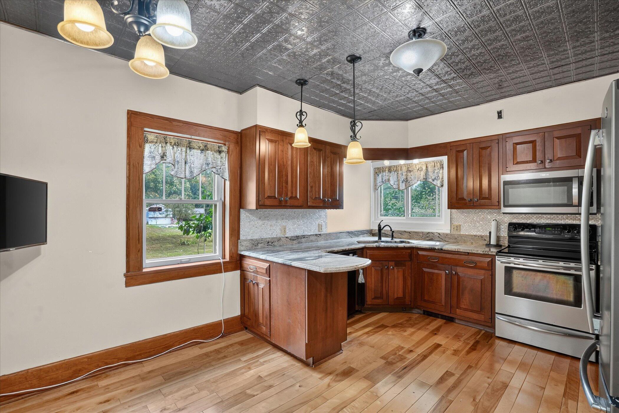 1318 E Michigan Avenue Property Photo 19